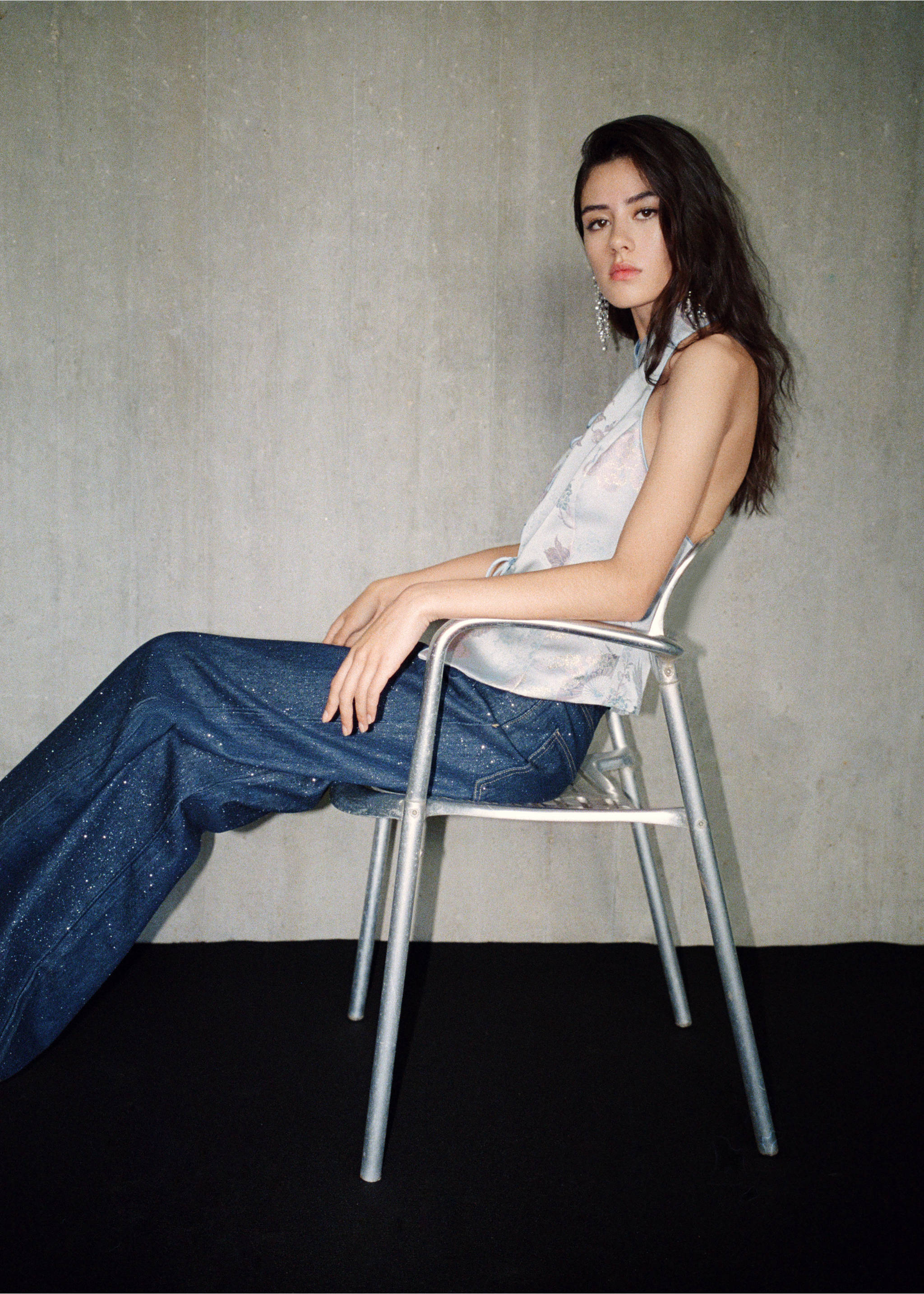 Straight-fit shiny rinse-wash jeans - Details of the article 6, Open Blue. Ref: 77039075-00.