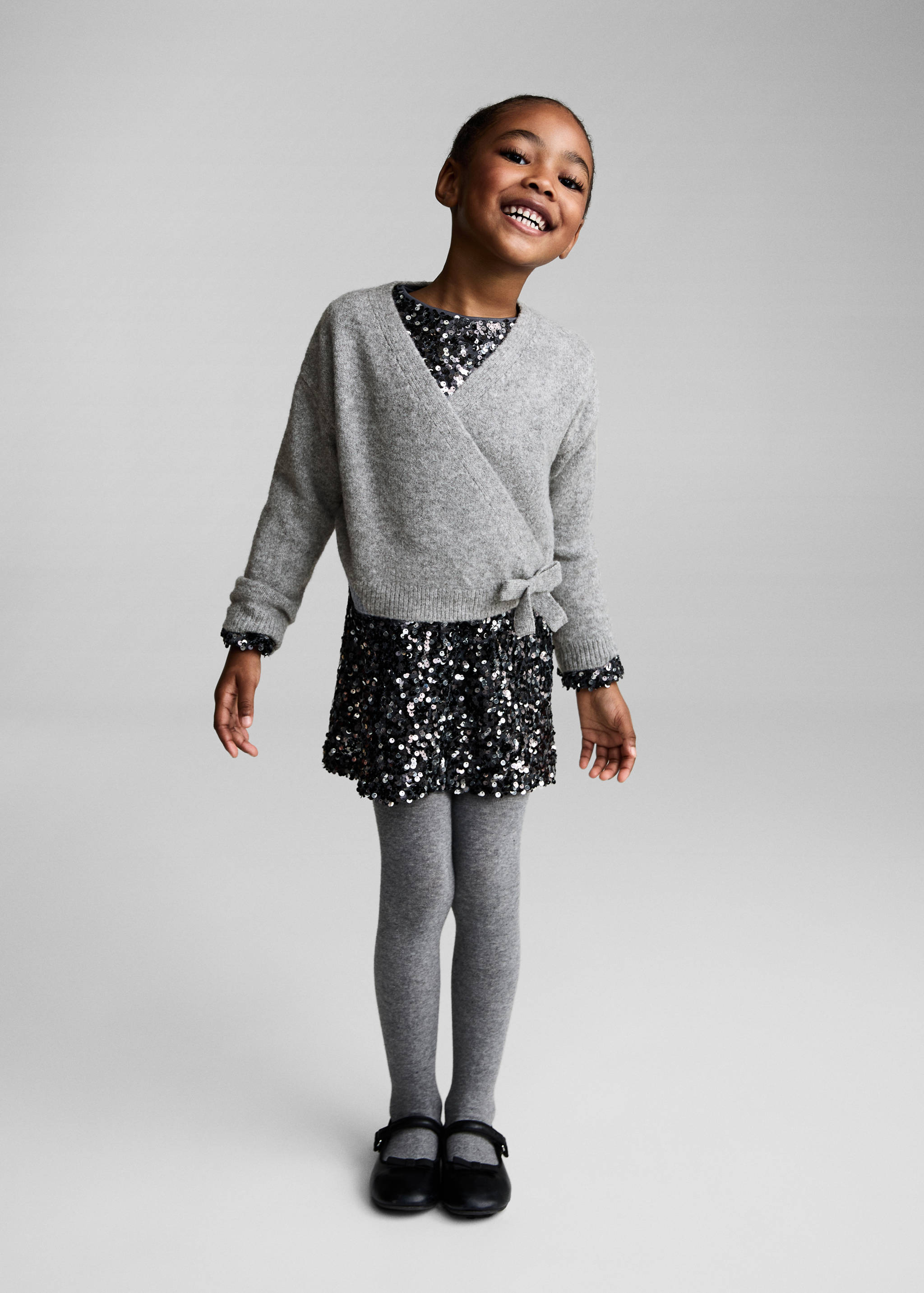 Knitted cardigan with bow - General plane