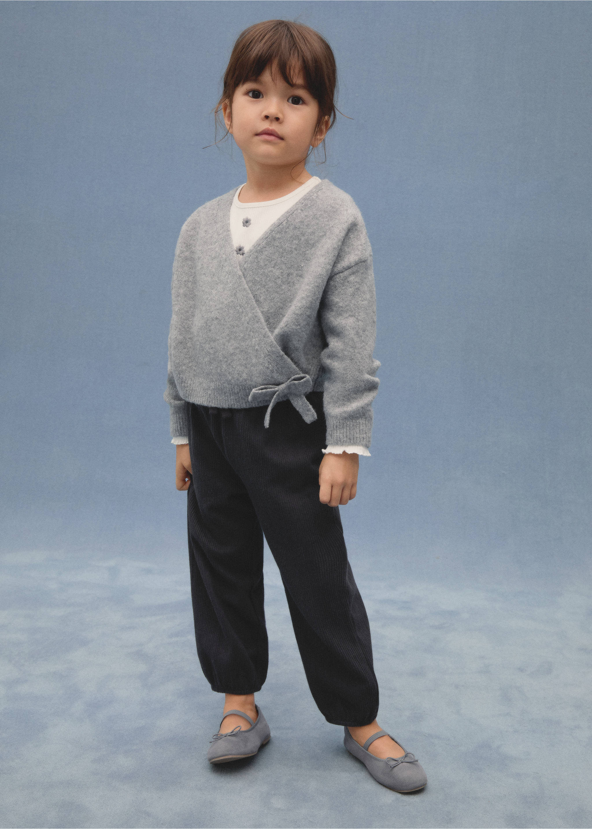 Knitted cardigan with bow - Details of the article 6, Medium Heather Grey. Ref: 77039238-00.