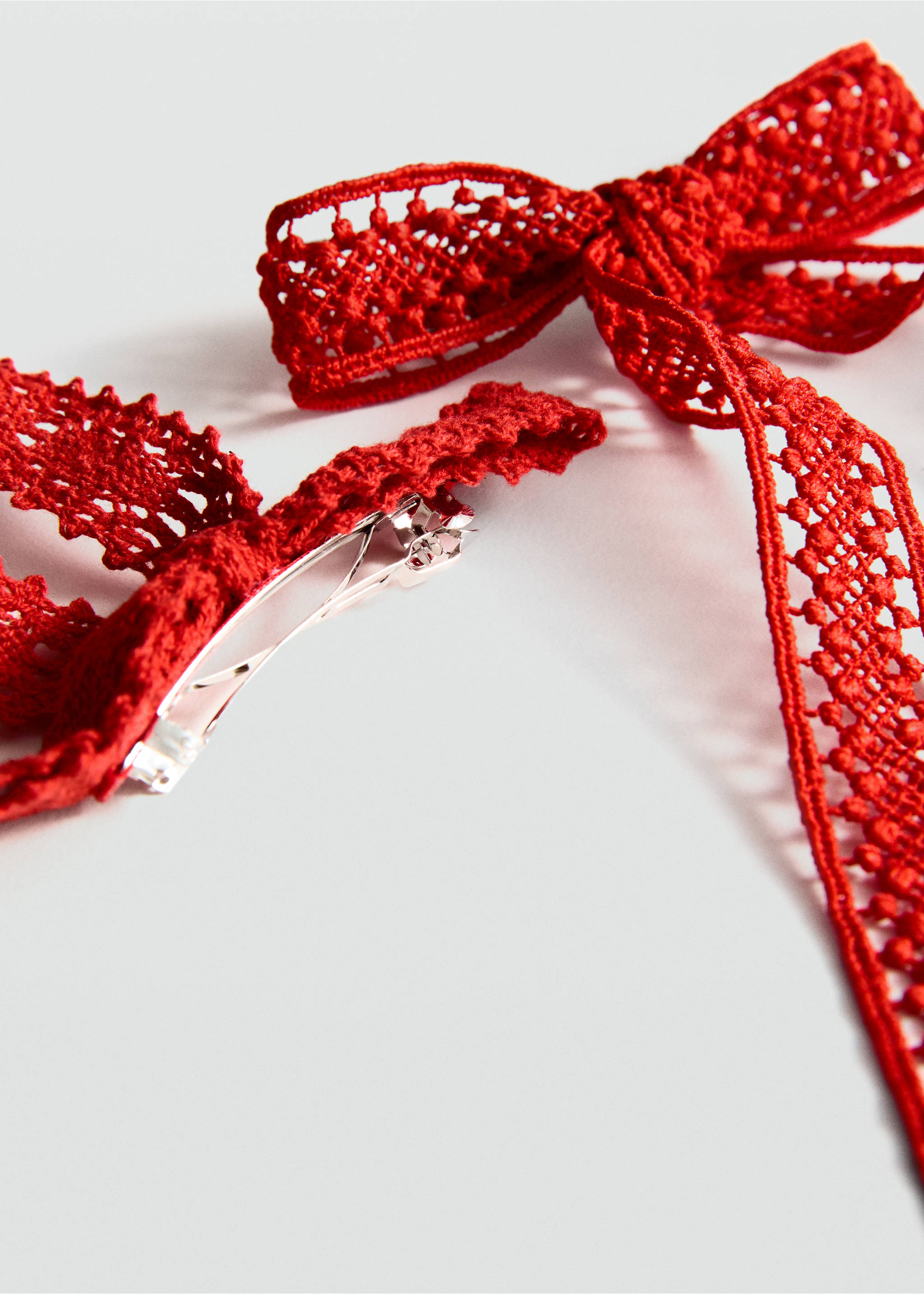 Pack of 2 crochet bow pins - Medium plane, Red. Ref: 77040251-00.