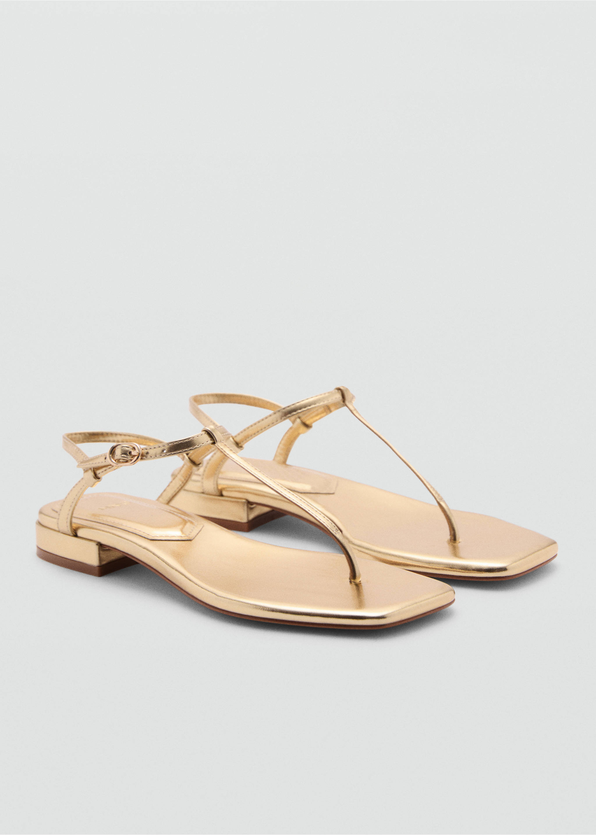 Metallic straps sandals - Medium plane, Gold. Ref: 77040256-00.