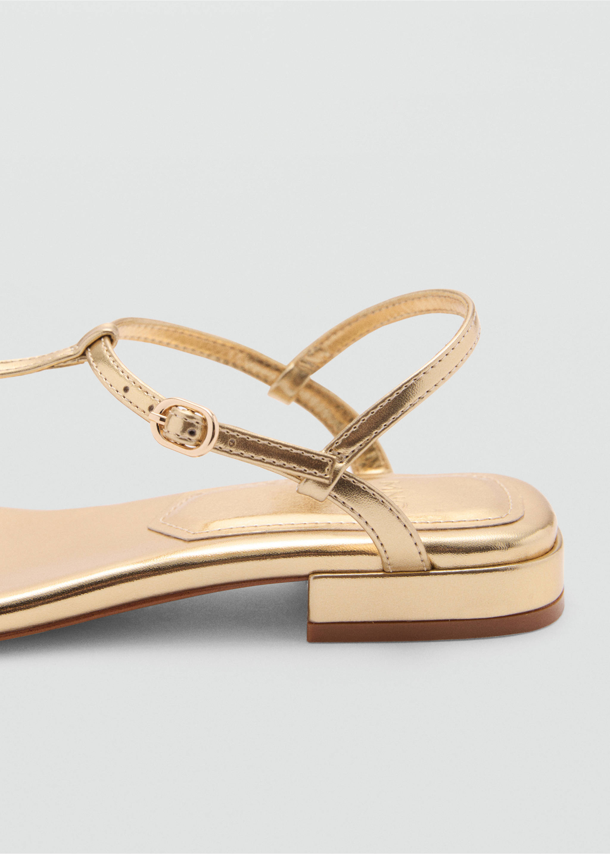 Metallic straps sandals - Details of the article 1, Gold. Ref: 77040256-00.