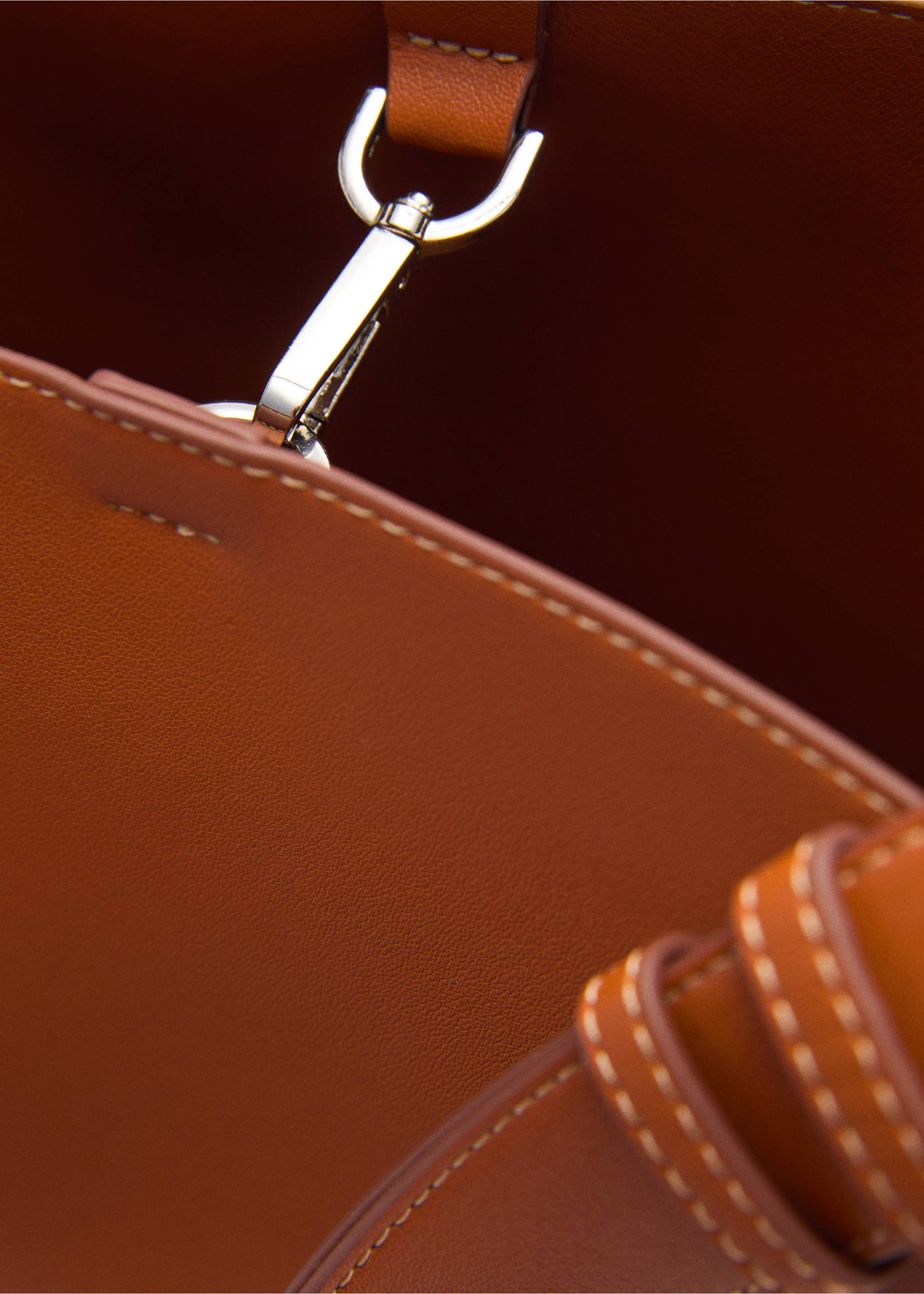 Shopper-Bag mit kurzem Henkel - Detail des Artikels 2, Mittelbraun. Ref: 77040263-00.