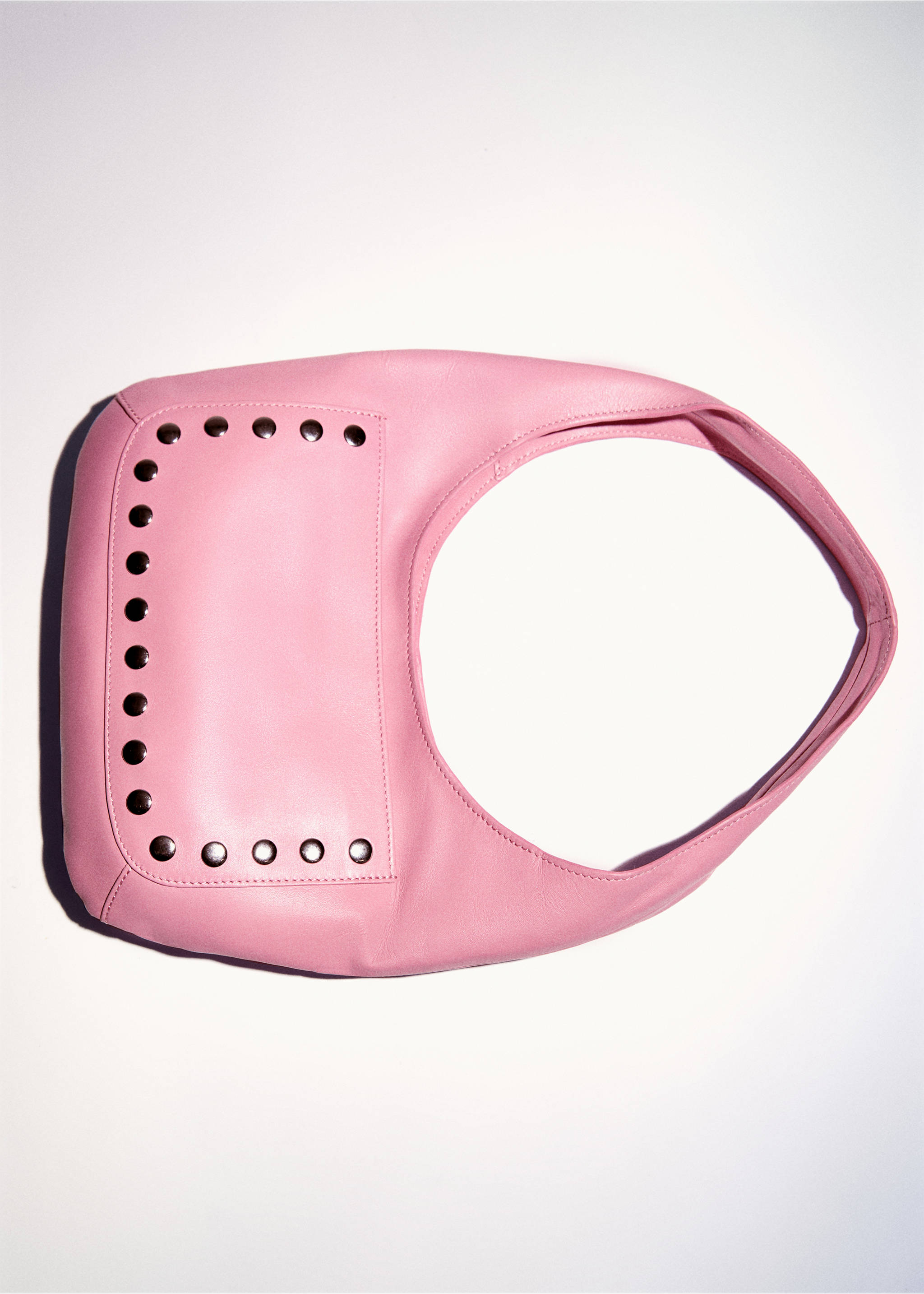 Lederhandtasche mit Nieten - Detail des Artikels 5, Kaugummirosa. Ref: 77040274-00.