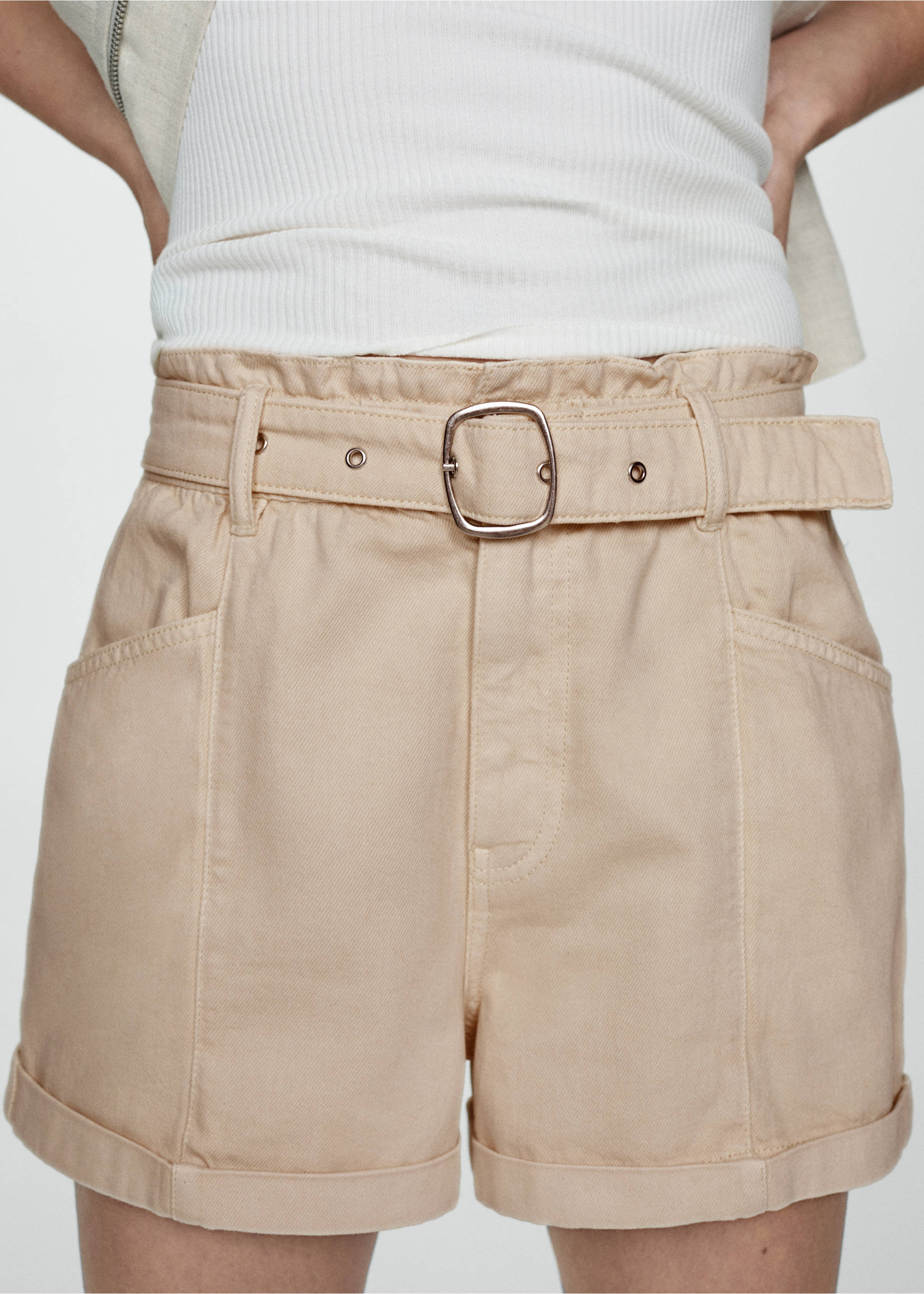 Denim shorts with belt - Details of the article 3, Ecru. Ref: 77040278-00.