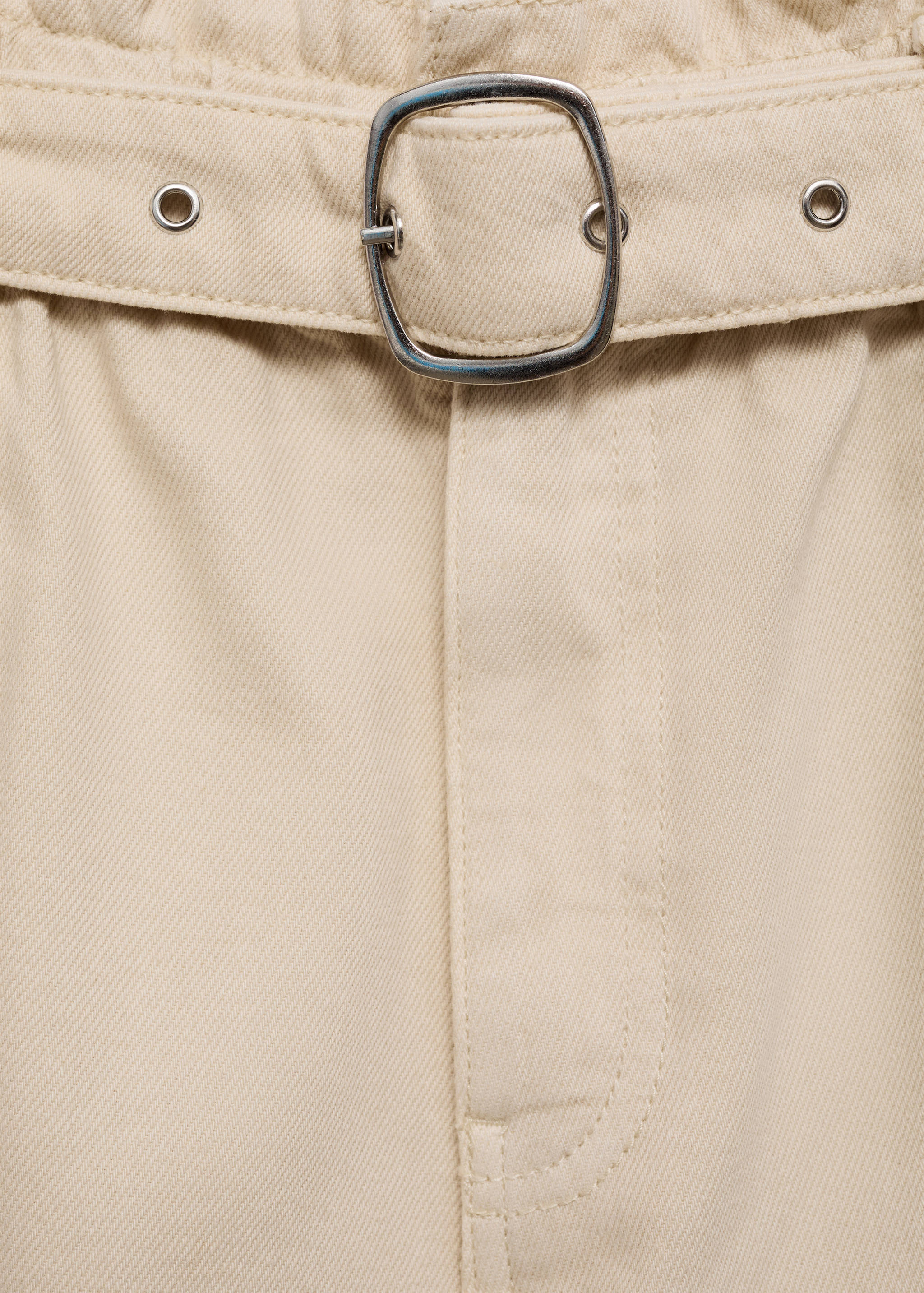Jeans-Shorts mit Gürtel - Detail des Artikels 8