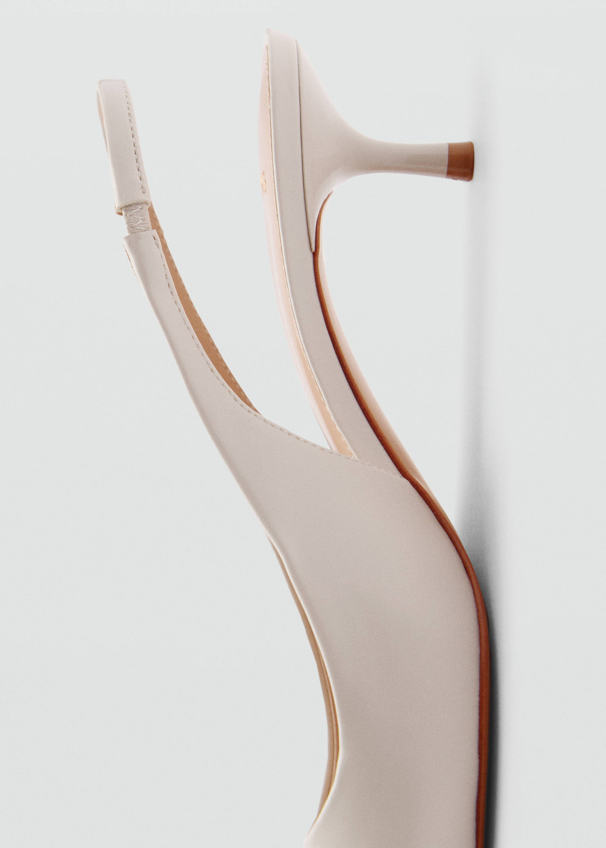 sling back heel shoes - Details of the article 1