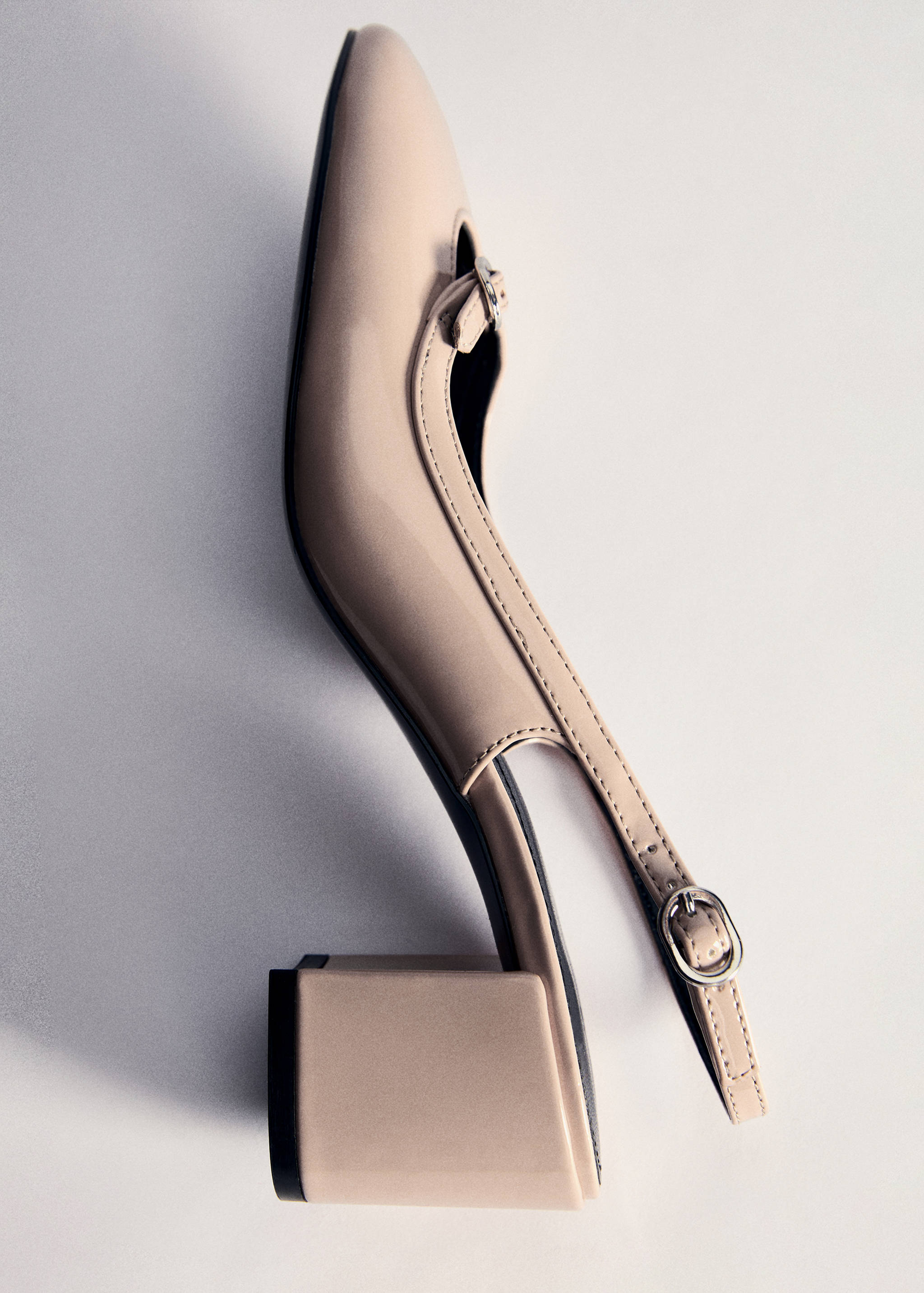 Høyhælte sko med spenne - Artikkeldetalj 5