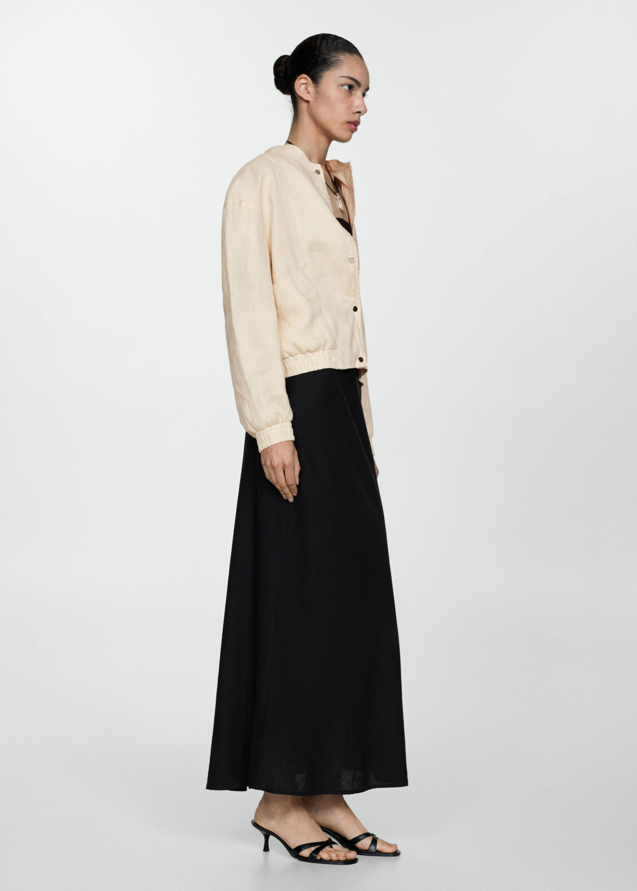 Kurtka lniana z guzikami - Plan ogólny