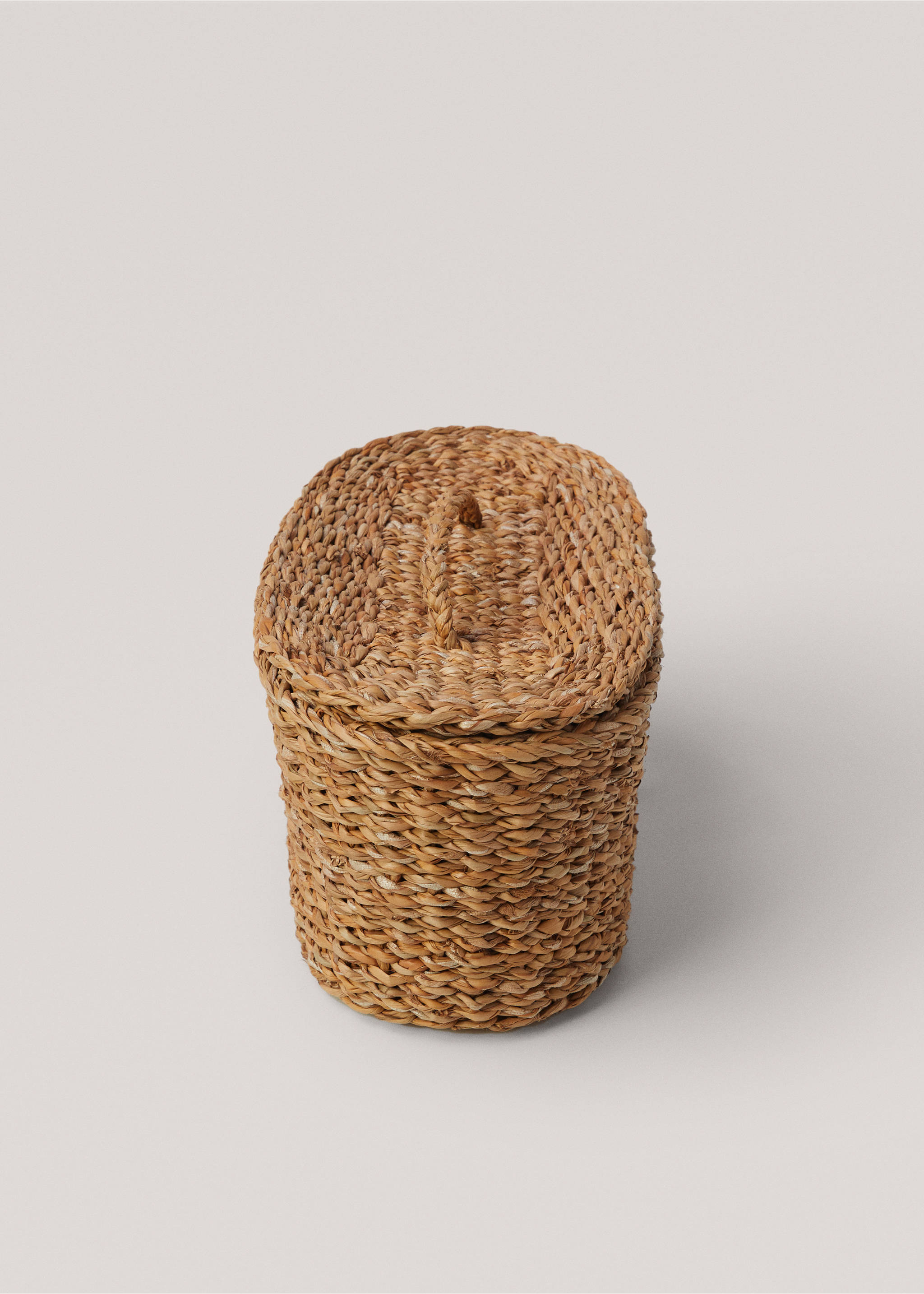 Small natural fibre oval basket - Details of the article 2, Beige. Ref: 77040334-00.