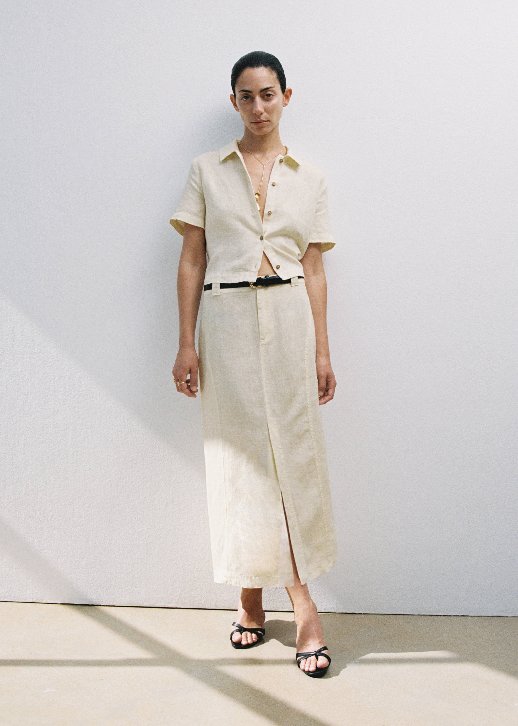 Linen skirt with slit - Details of the article 7