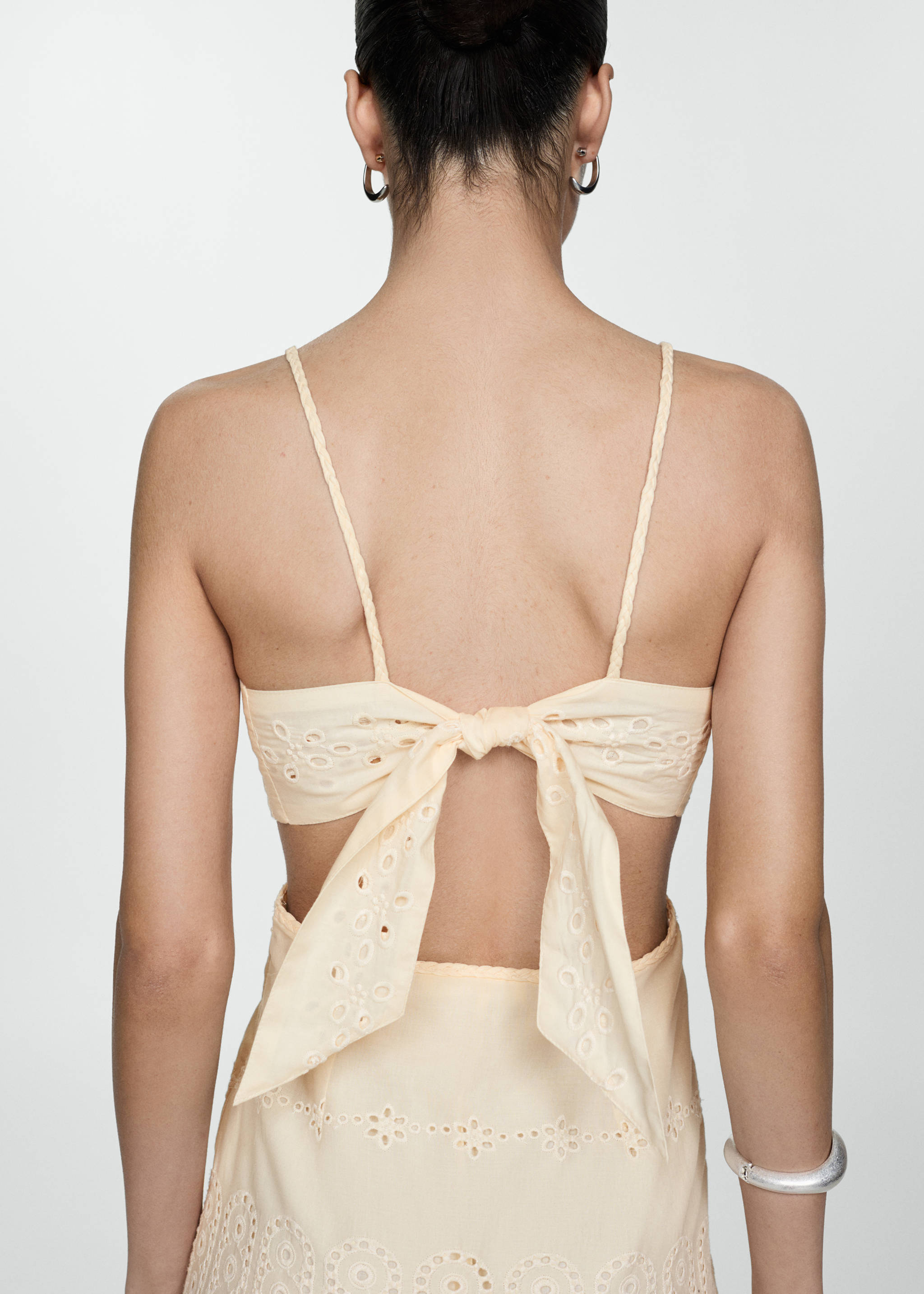 Besticktes Kleid mit Seitenschlitzen - Detail des Artikels 6