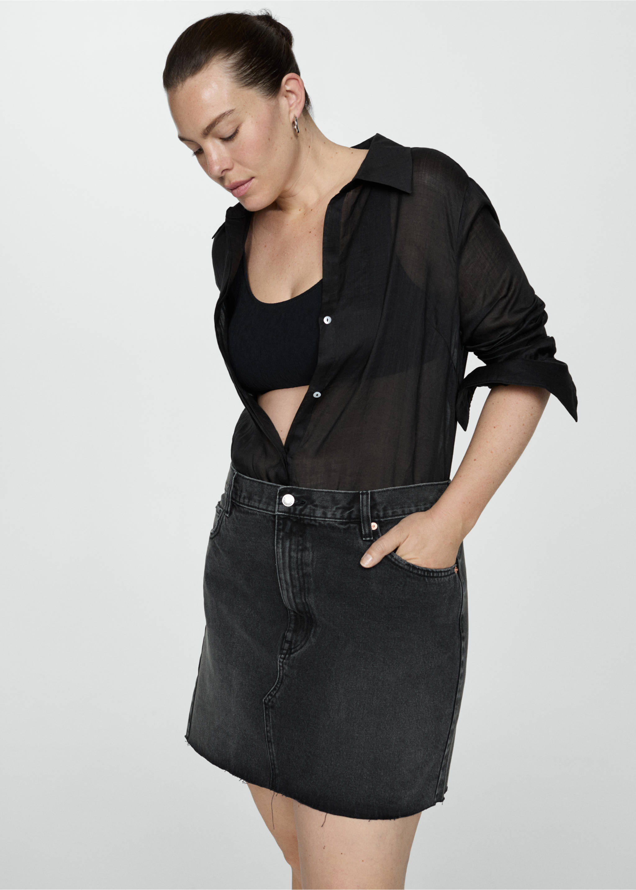 Farmer miniszoknya szakított véggel - A termék adatai 5, Black denim. Ref: 77040365-00.