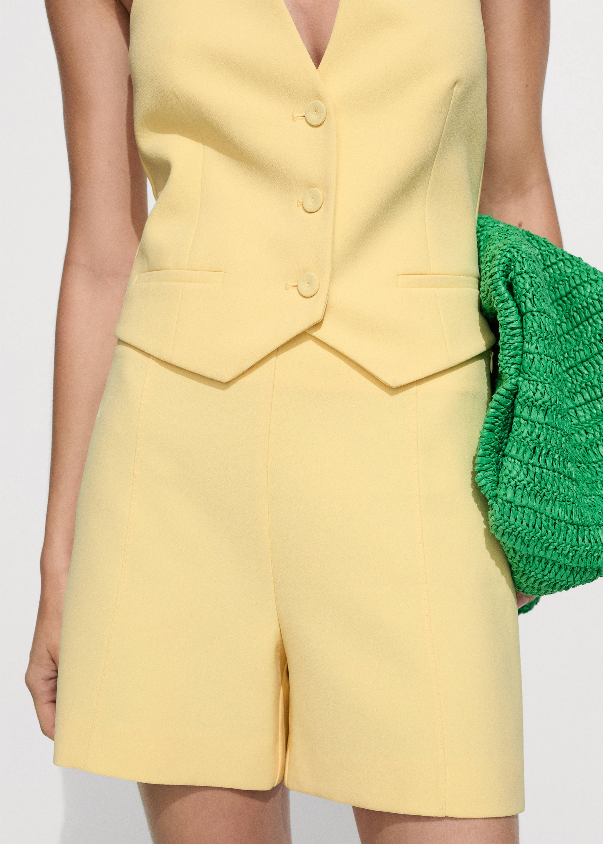 Shorts rectos tiro medio - Plano medio