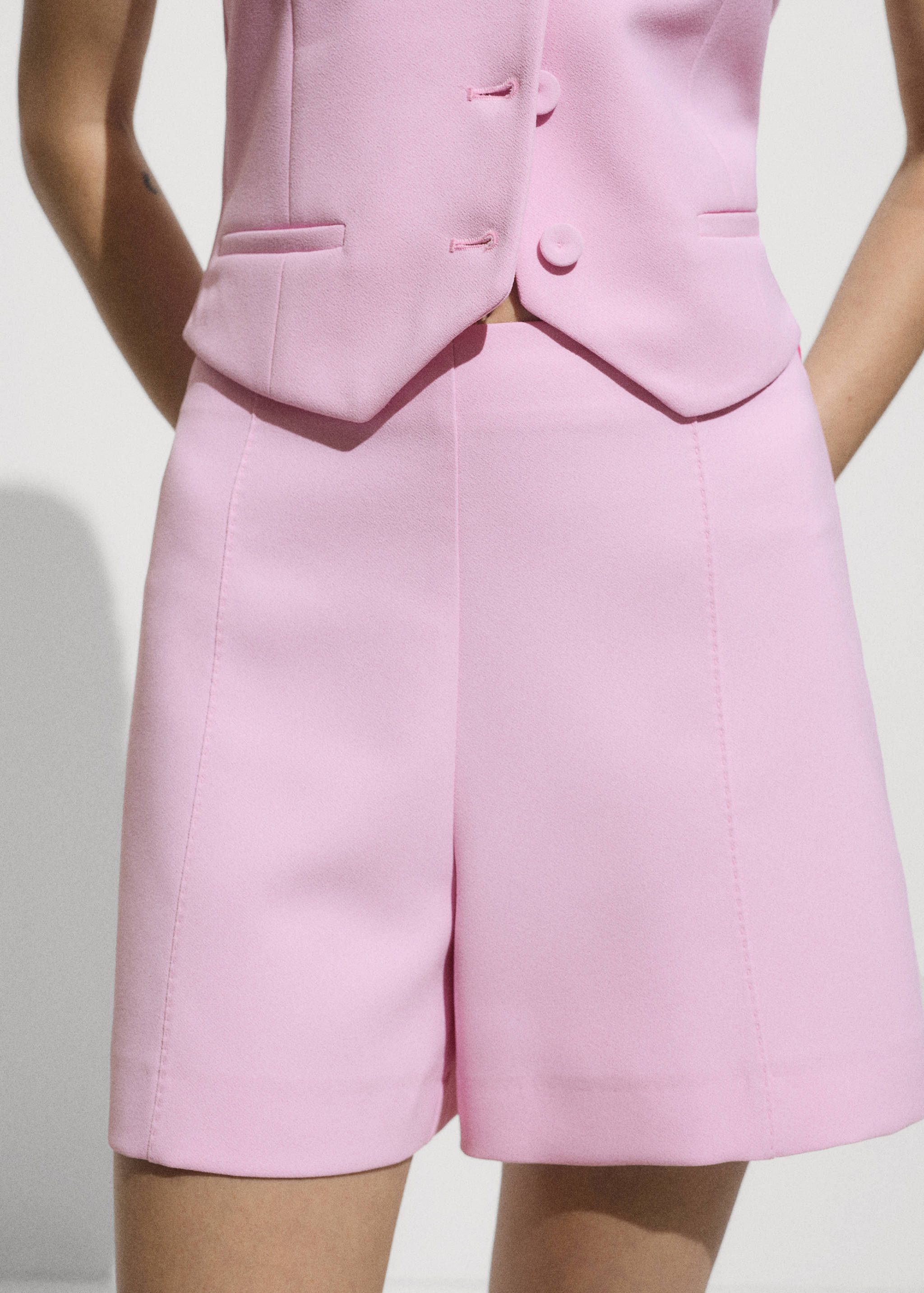 Straight mid-rise shorts - Medium plane