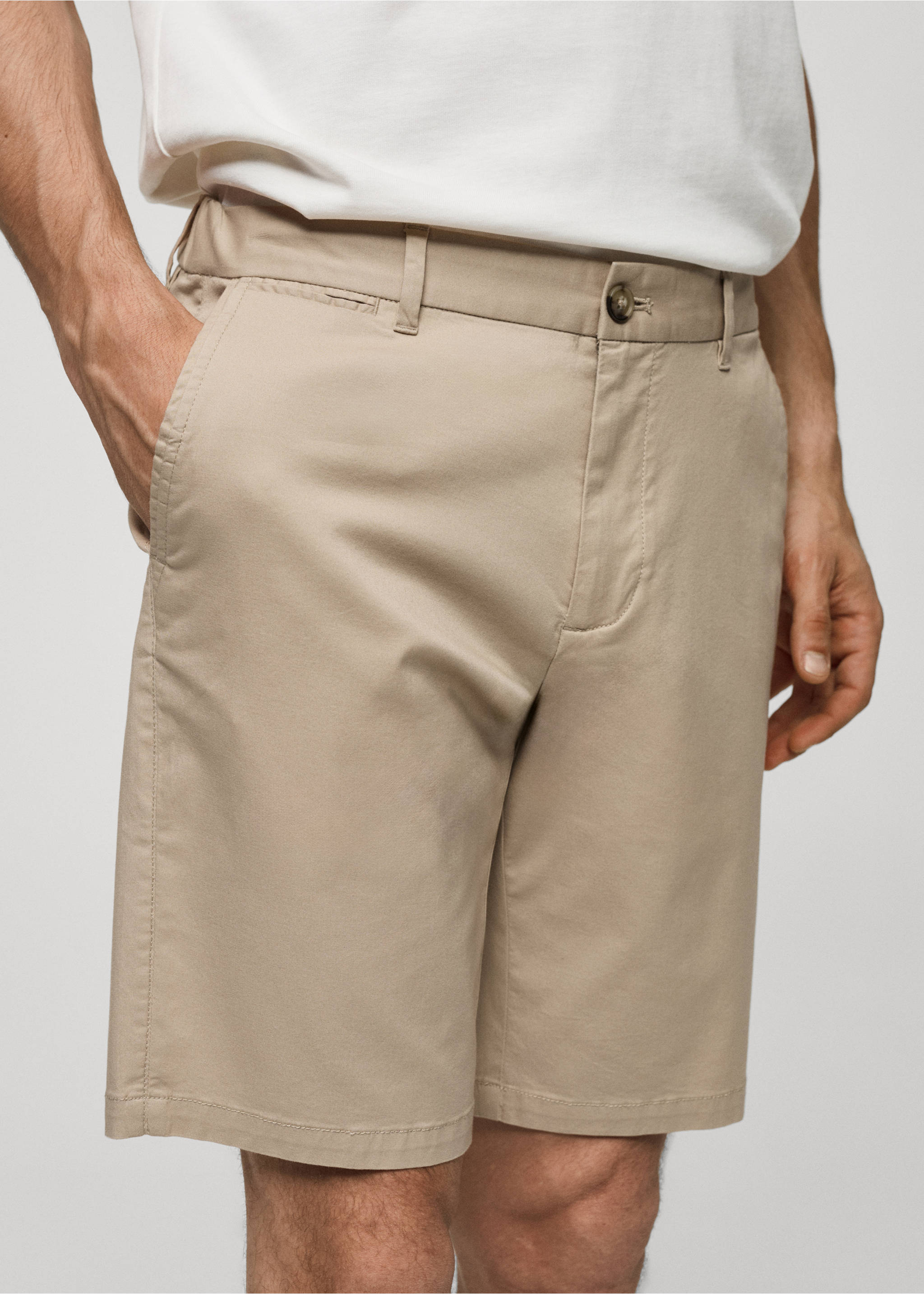 Slim-fit chino cotton bermuda shorts - Details of the article 1, Beige. Ref: 77040564-00.