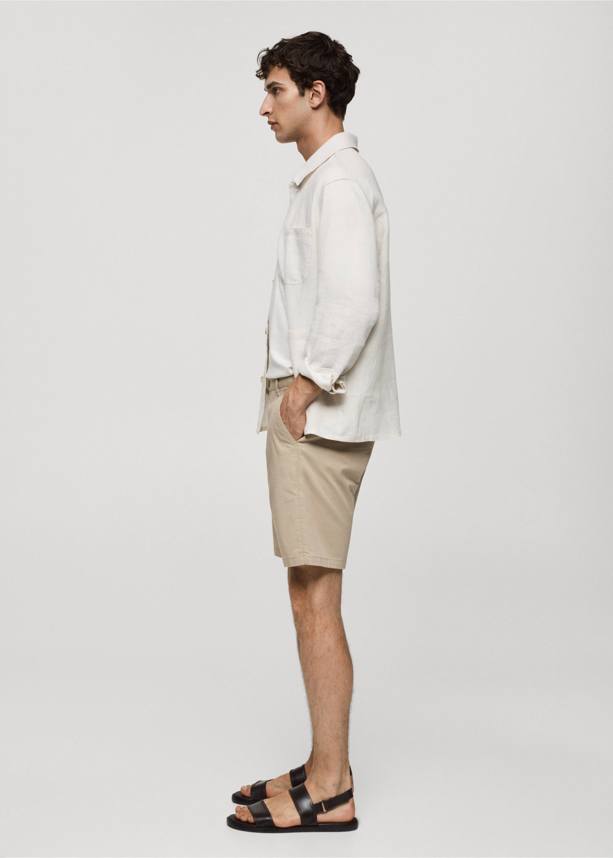 Slim-fit chino cotton bermuda shorts - Details of the article 2, Beige. Ref: 77040564-00.