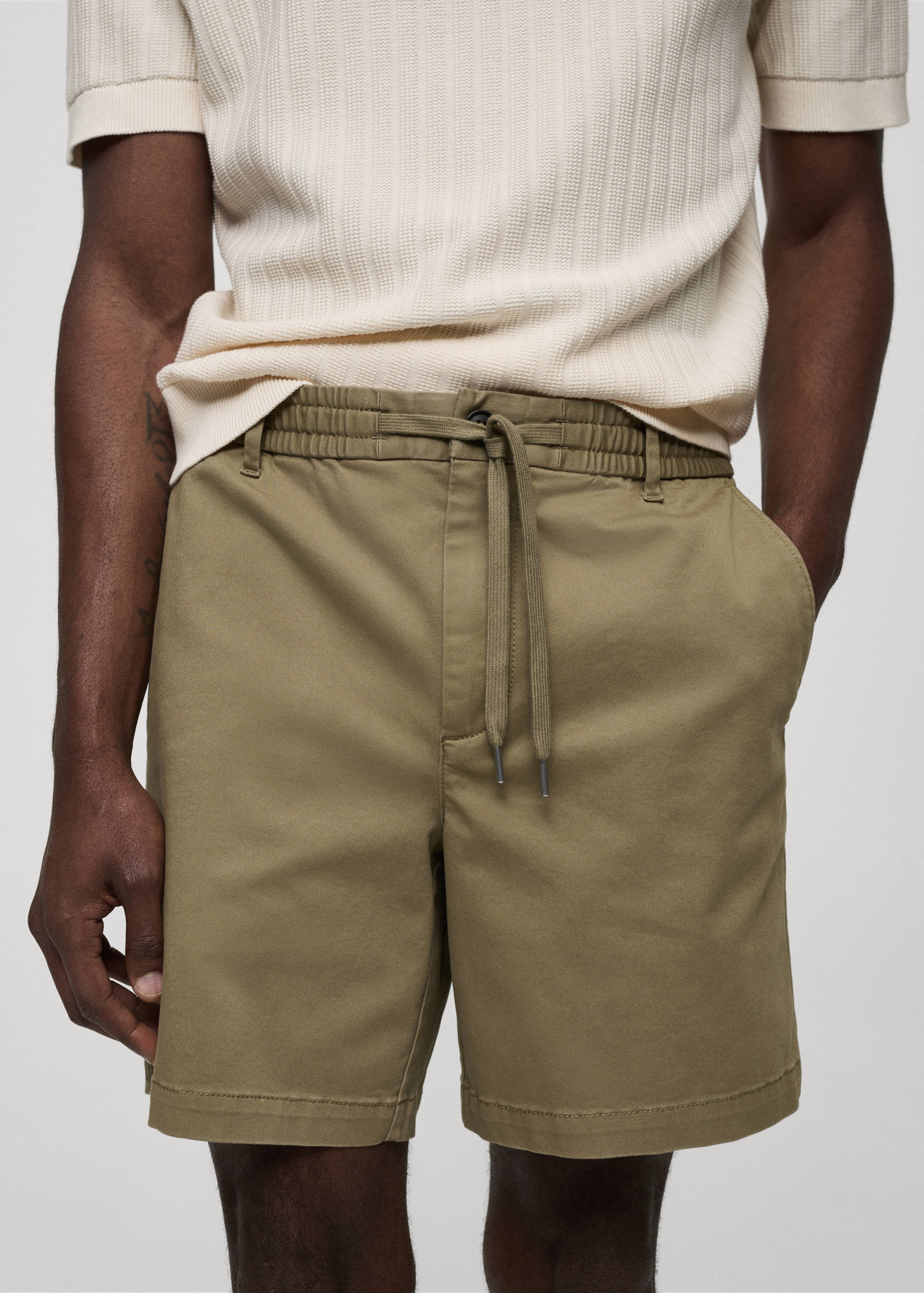 Cotton shorts with drawstring - Details of the article 1