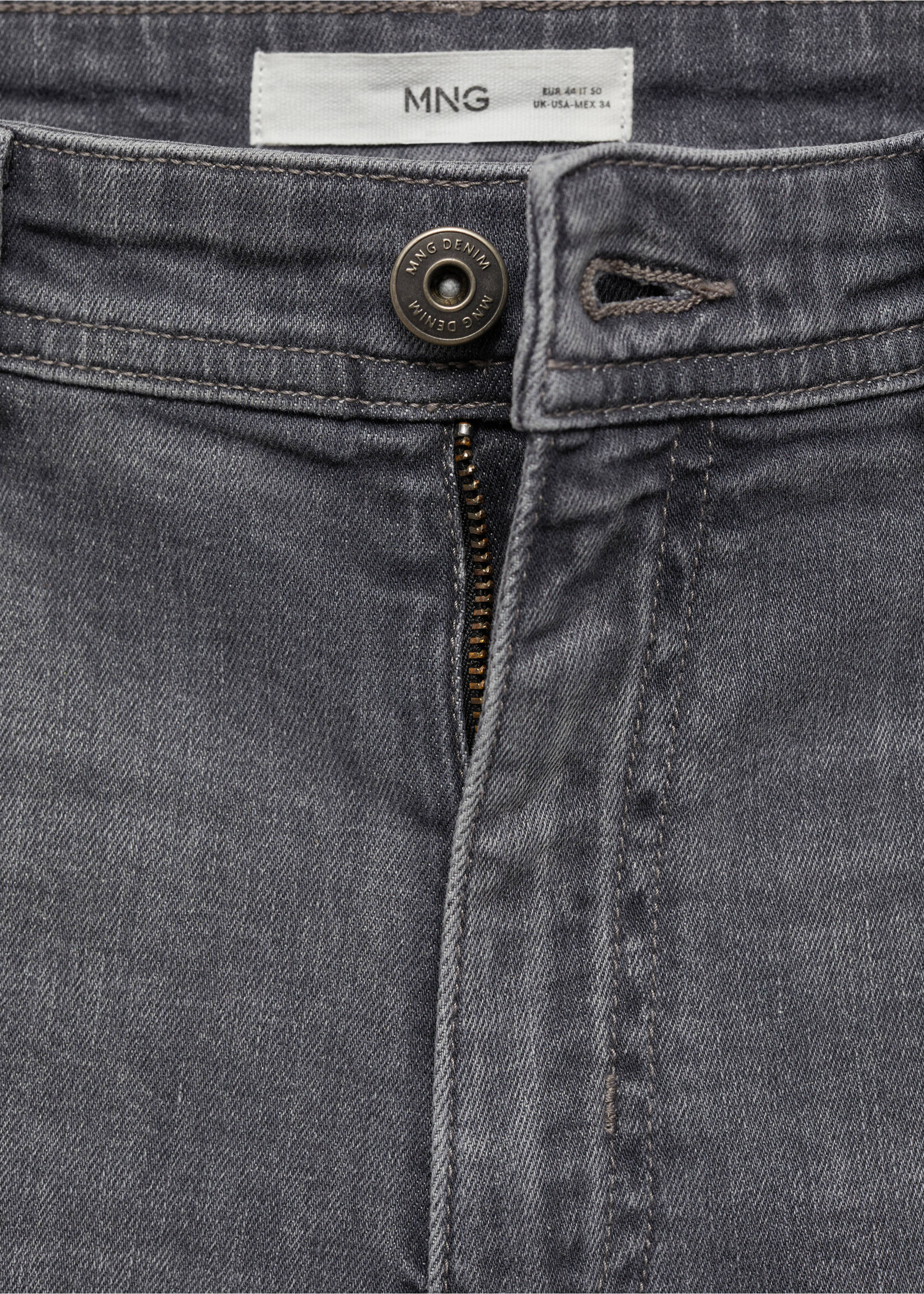 Slim-fit denim bermuda shorts - Details of the article 8, Denim Grey. Ref: 77040577-00.