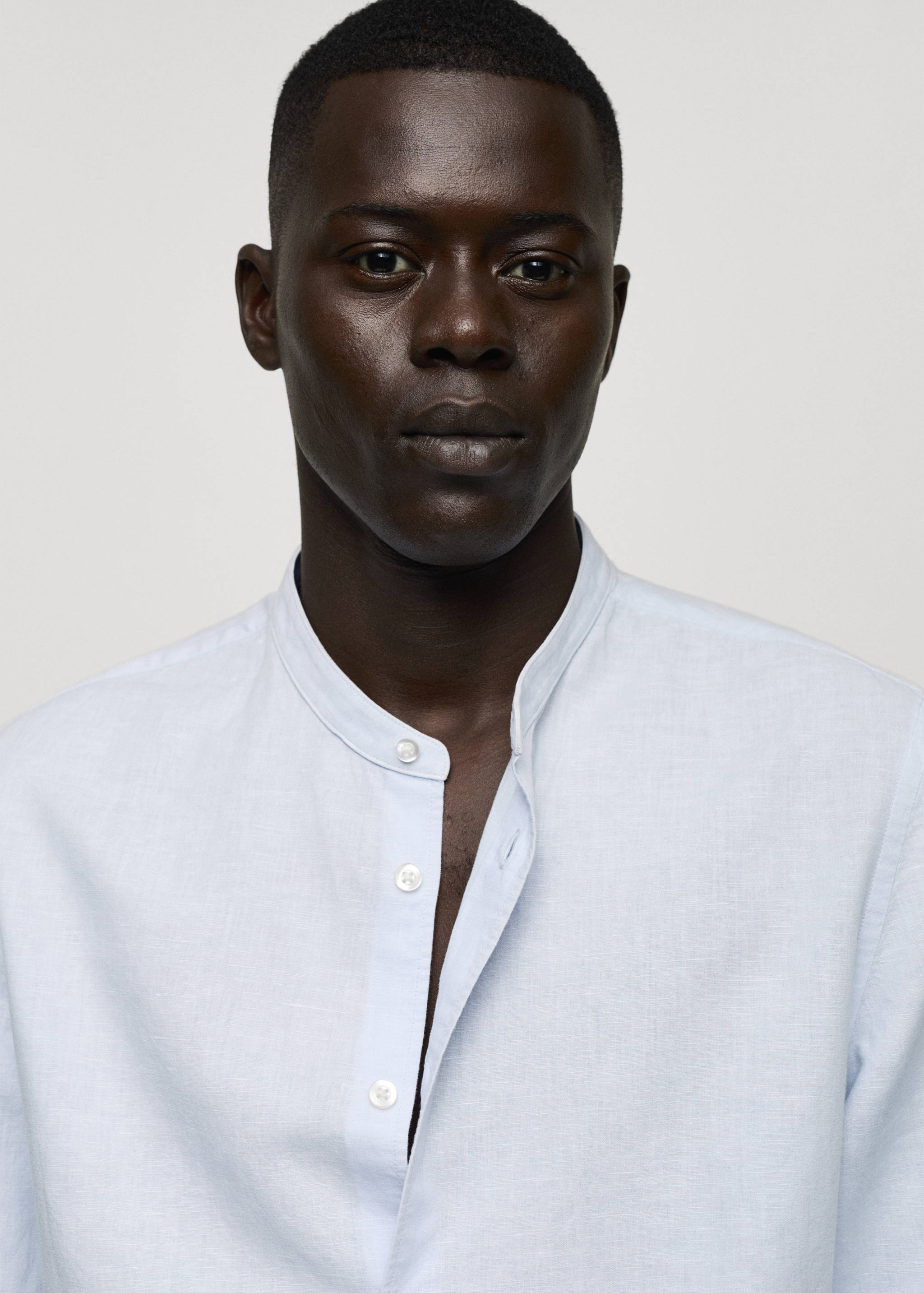 Koszula lniana classic fit ze stójką - Szczegóły artykułu 1