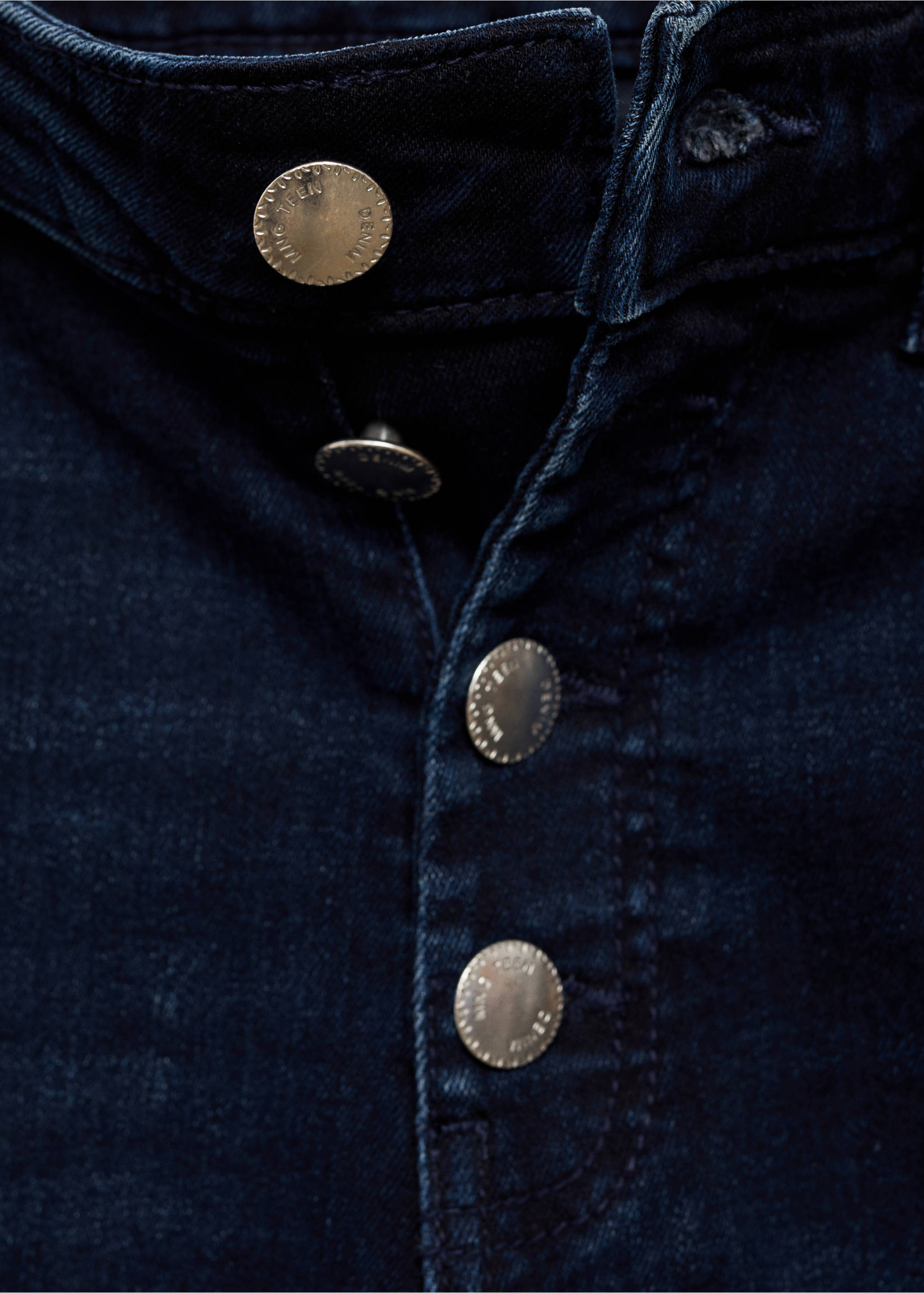 Buttons flare jeans - Details of the article 8, Deep Dark Blue. Ref: 77040606-00.