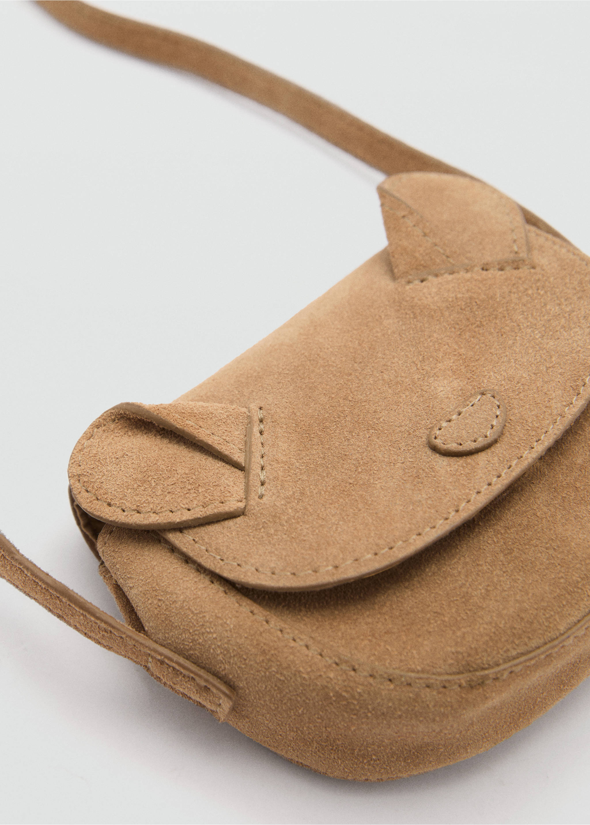 Orejitas leather bag - Details of the article 2, Sand. Ref: 77040610-00.