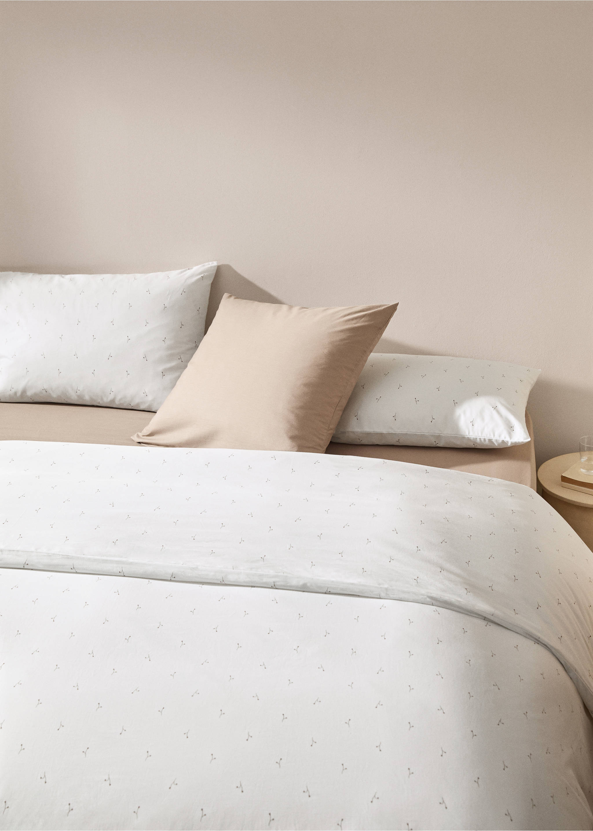 Floral-print duvet cover for queen bed - Details of the article 7, Medium Brown. Ref: 77040615-00.