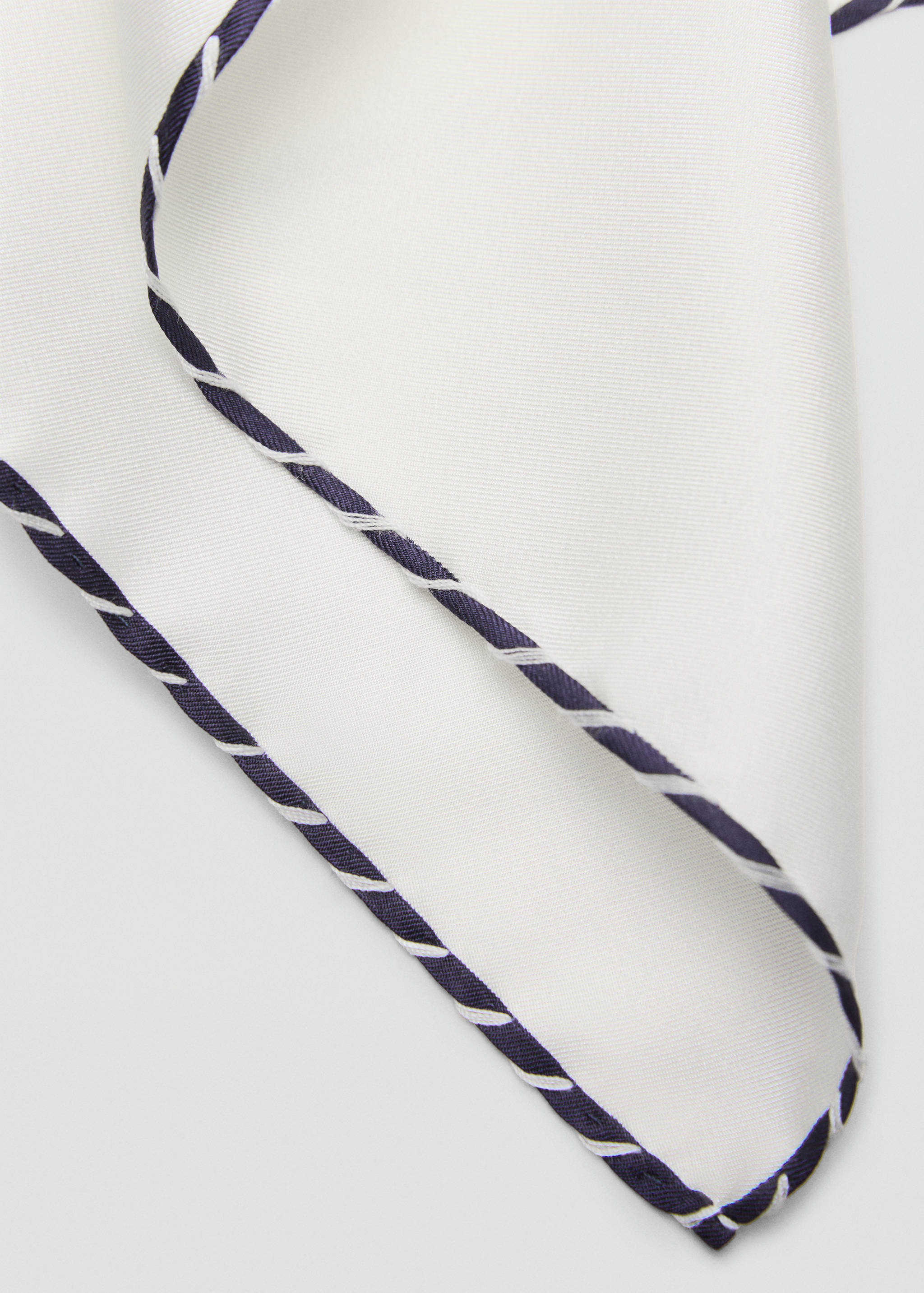 Pañuelo bolsillo 100% seda bordados - Plano medio