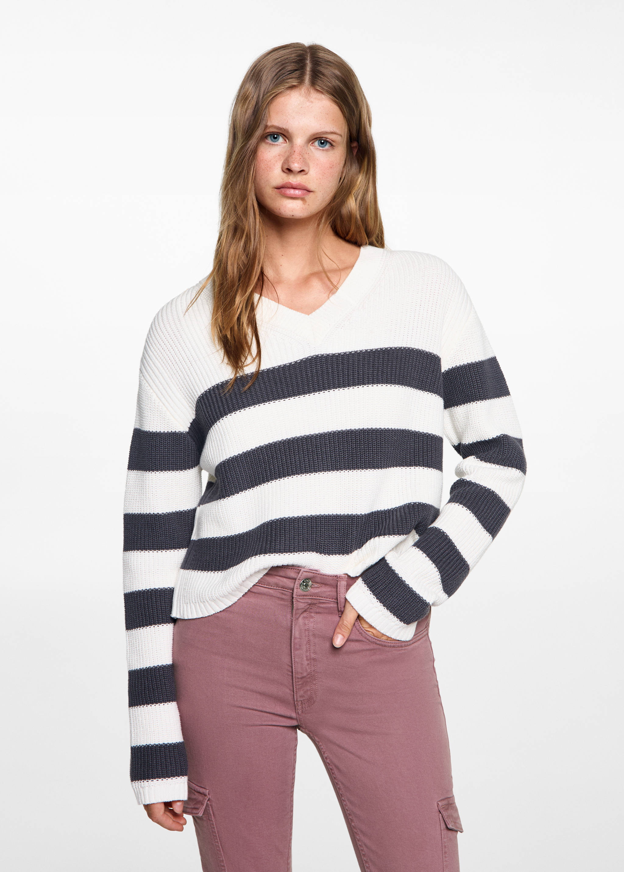 Flared cargo jeans - Details of the article 1