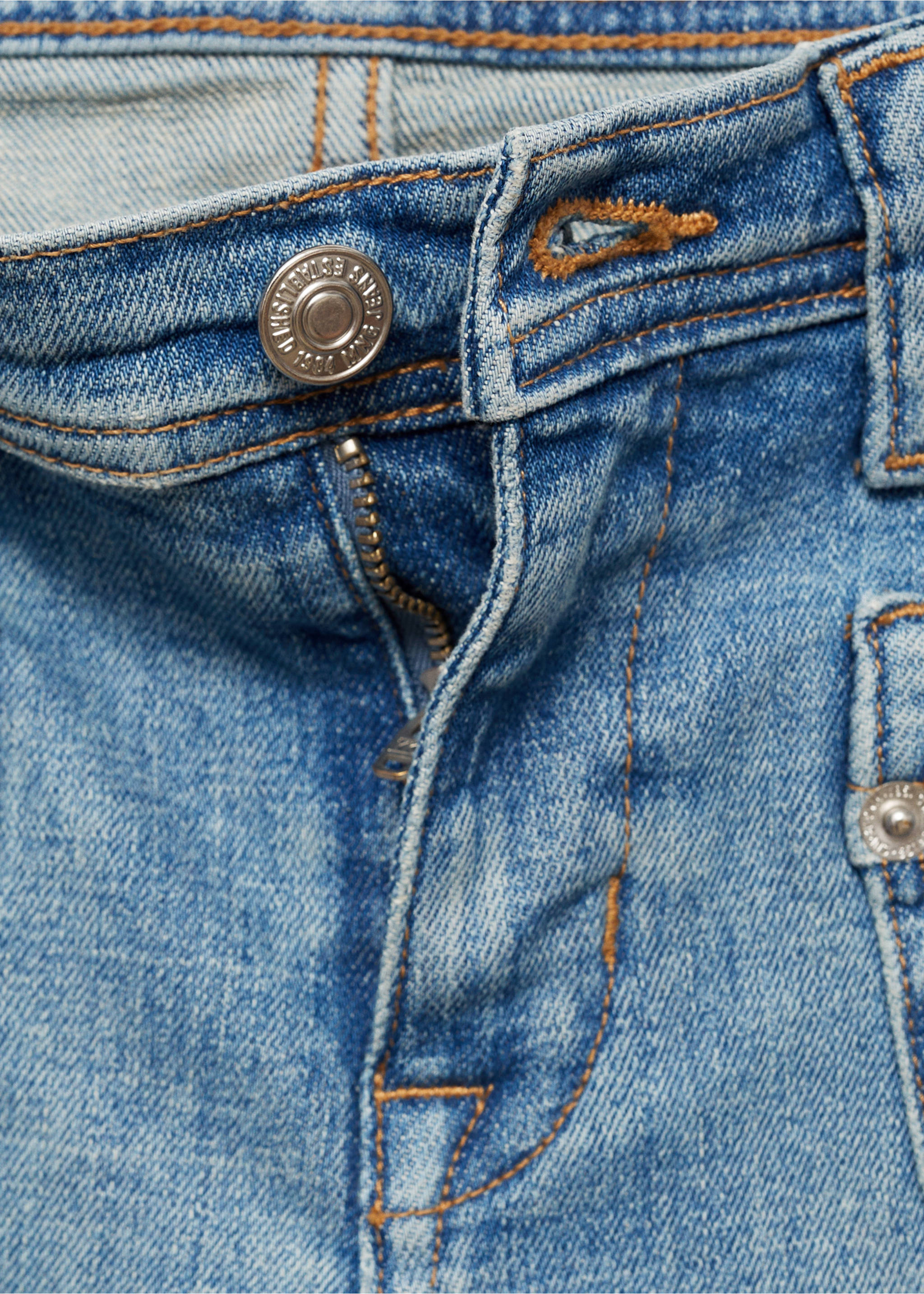 Capri jeans with pockets - Details of the article 8, Medium Blue. Ref: 77042917-00.