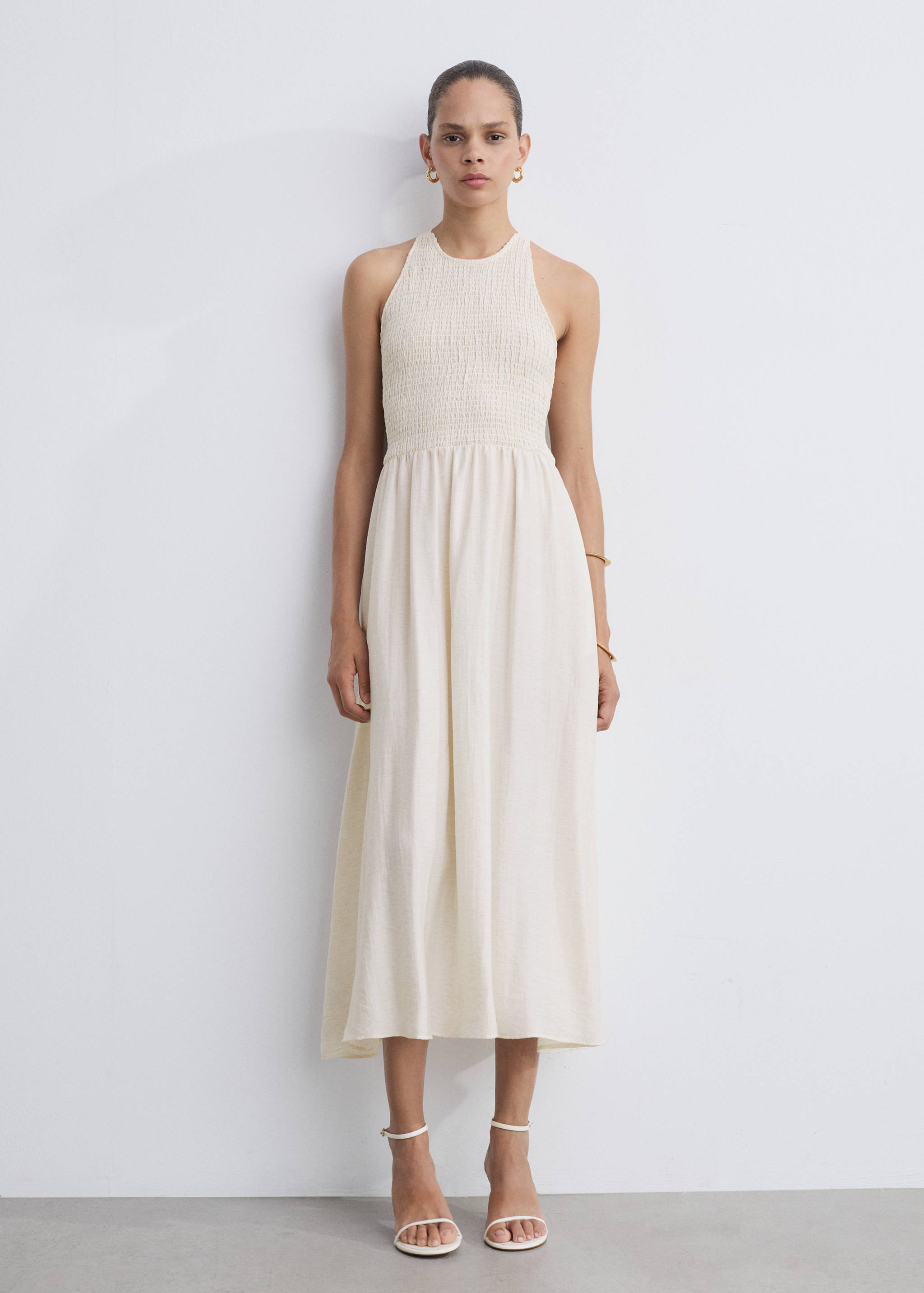 Flared dress with ruffled hem - General plane
