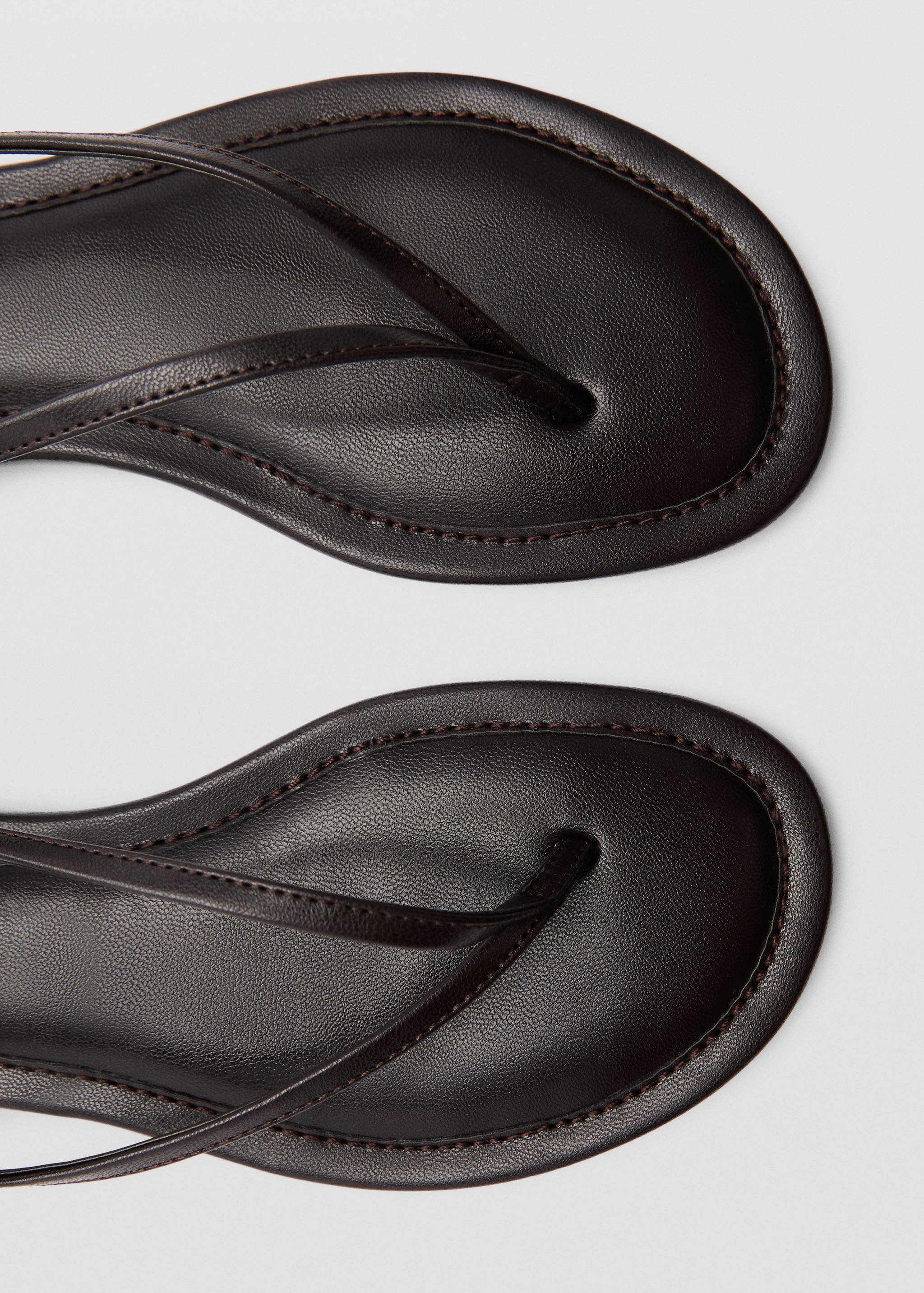 Buckle strap sandals - Details of the article 2