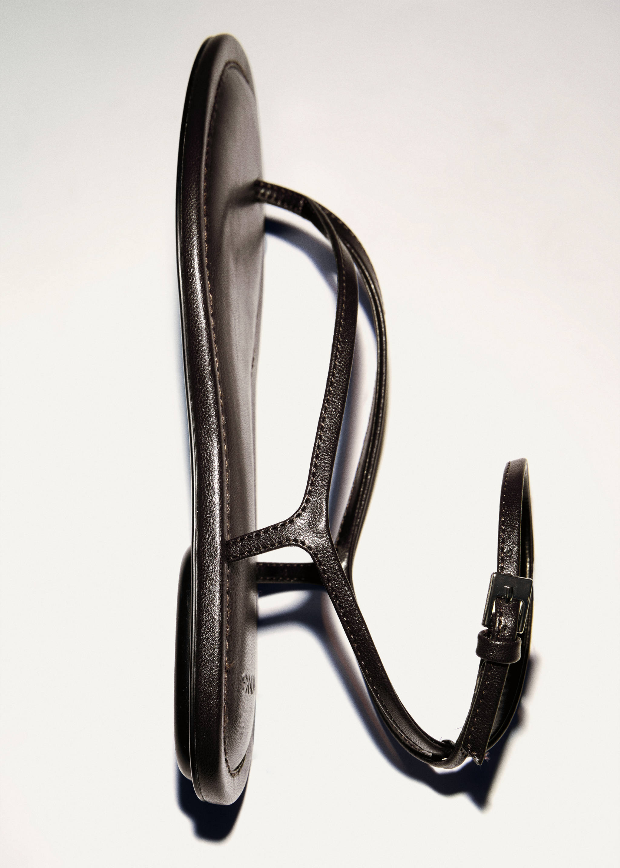 Buckle strap sandals - Details of the article 5