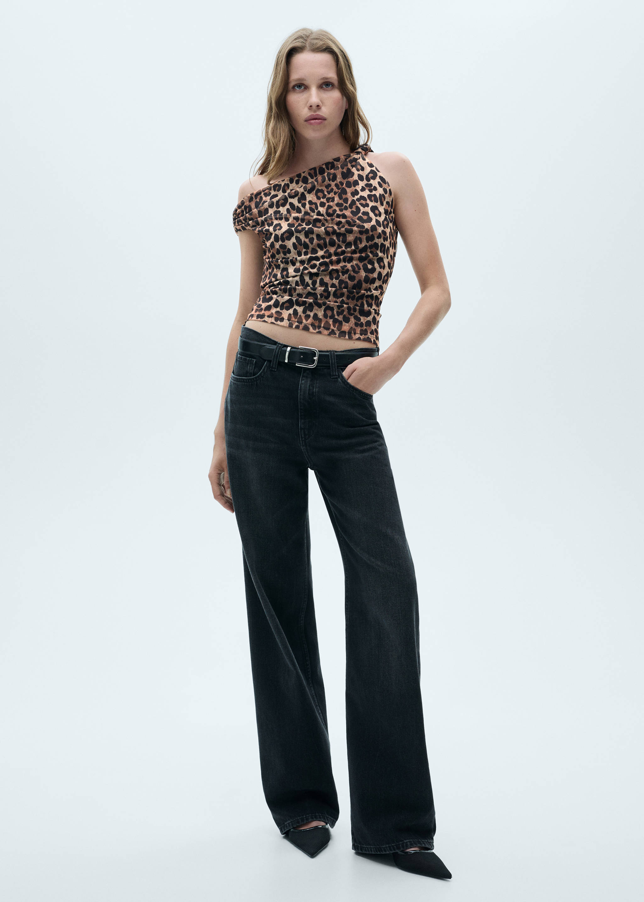 Asymmetrical leopard-print top - General plane
