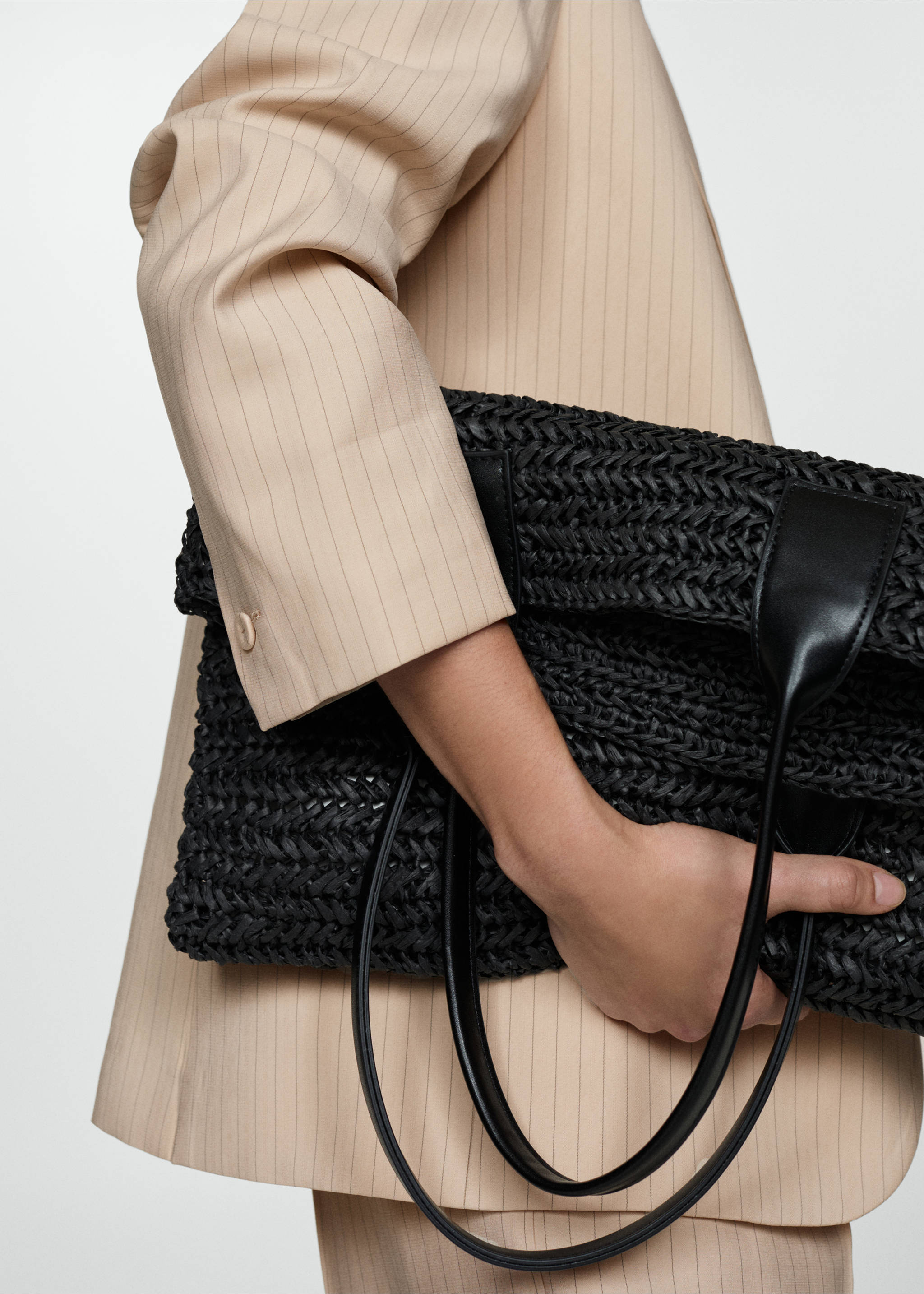 Blazer de fato às riscas - Pormenor do artigo 6, Bege. Ref: 77043265-00.