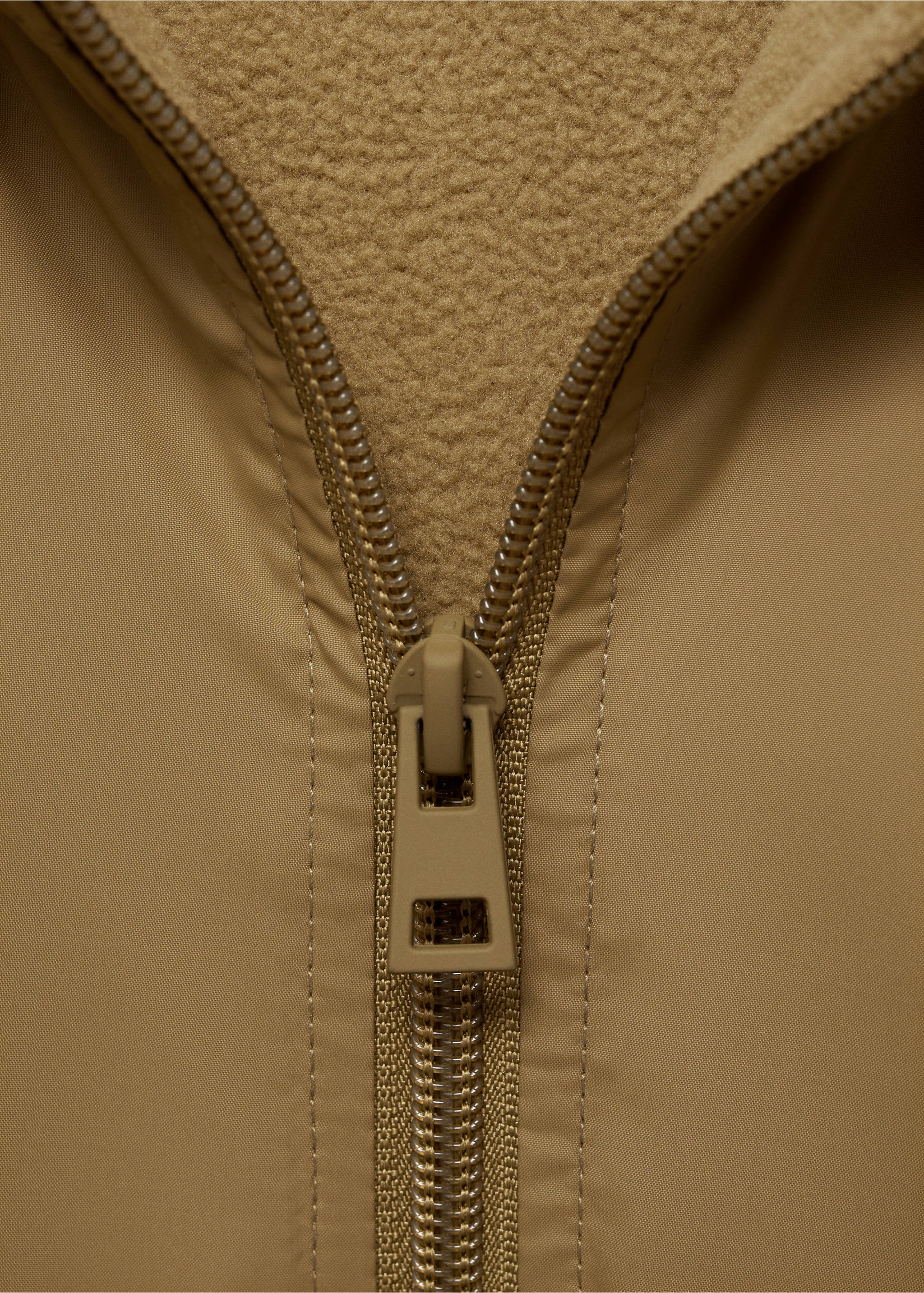 Hooded coat - Details of the article 8, Khaki. Ref: 77043268-00.