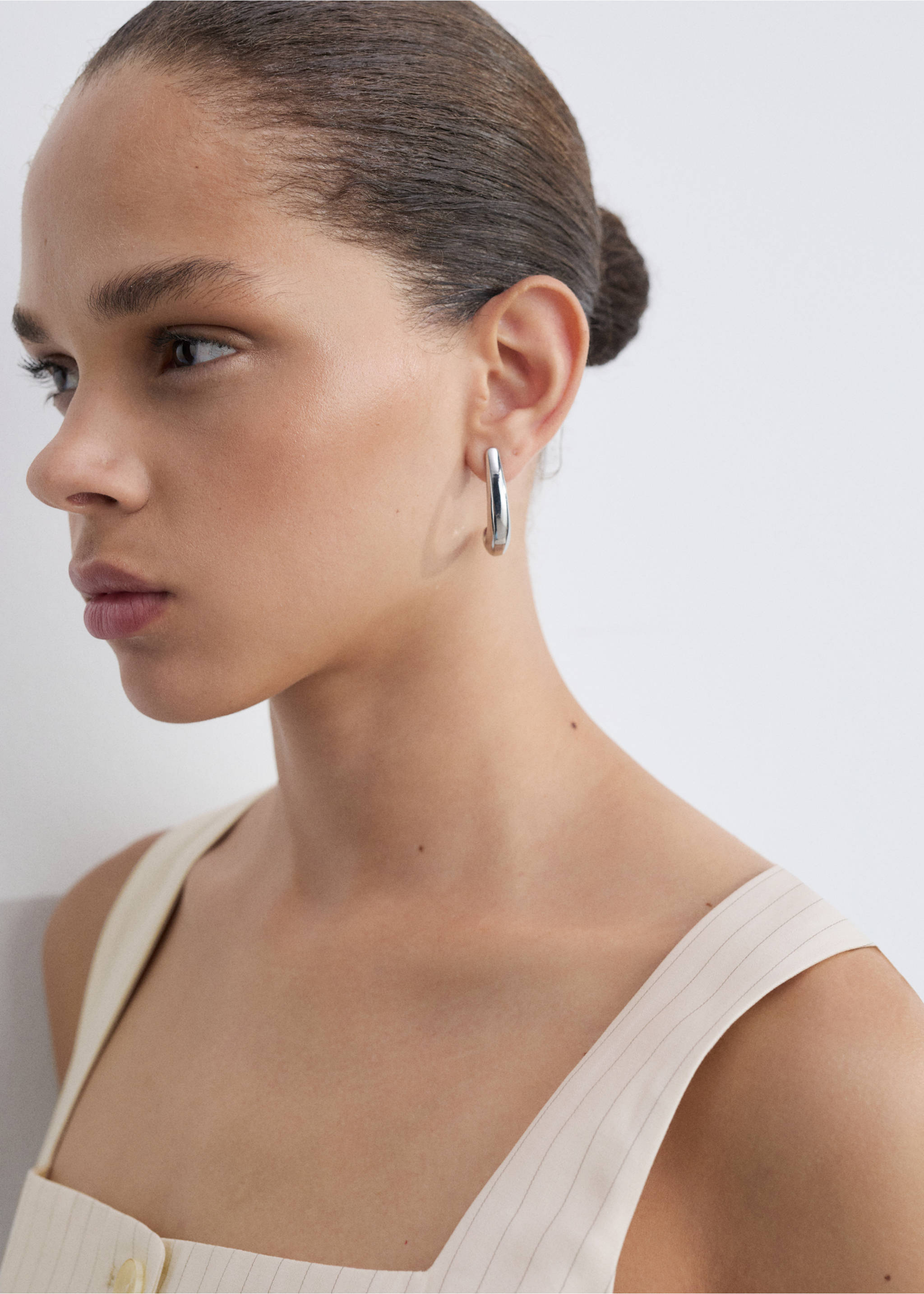 Striped bow dress - Details of the article 1, Ecru. Ref: 77043275-00.