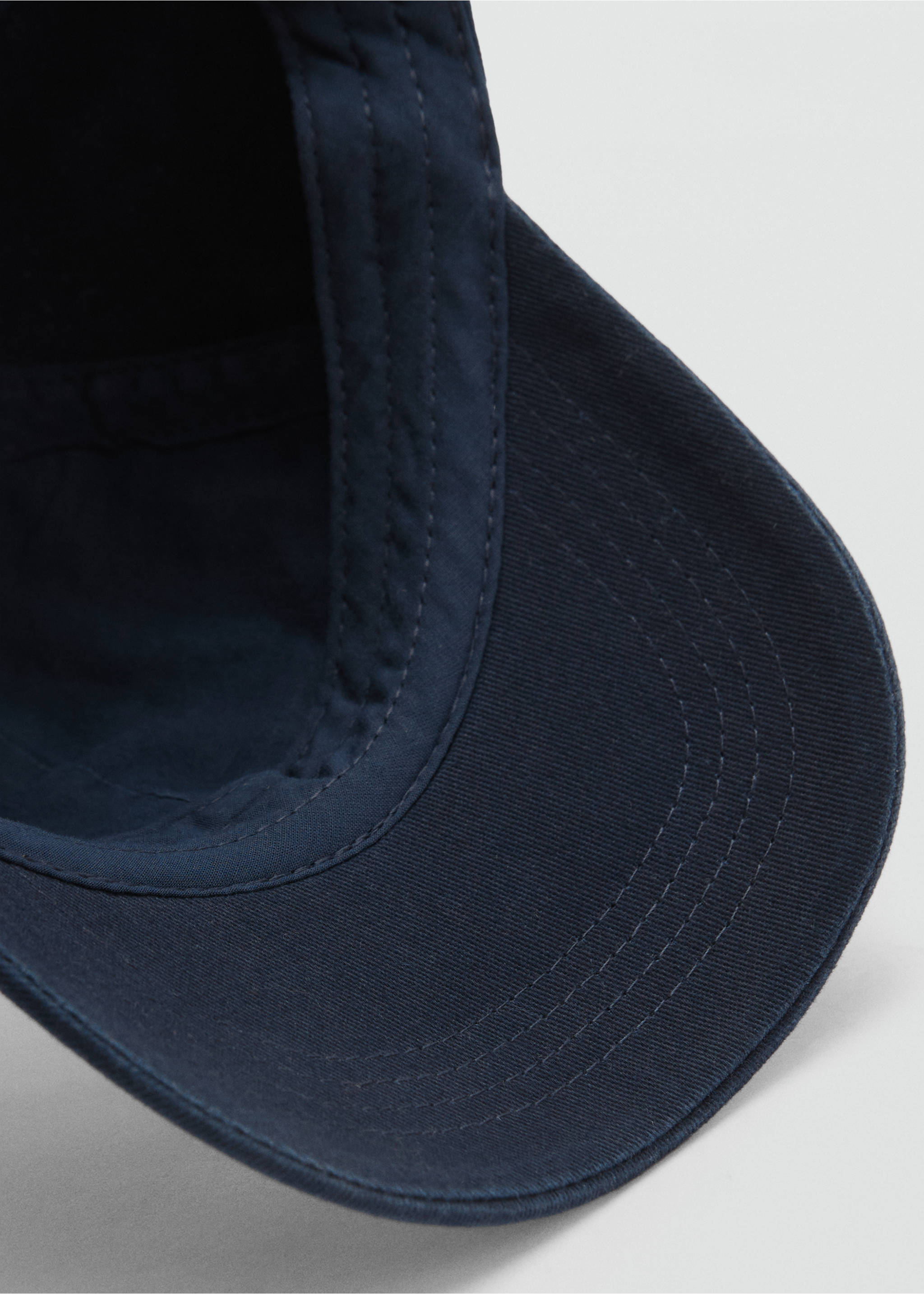 Embroidered message cap - Details of the article 2, Dark Navy. Ref: 77043293-00.