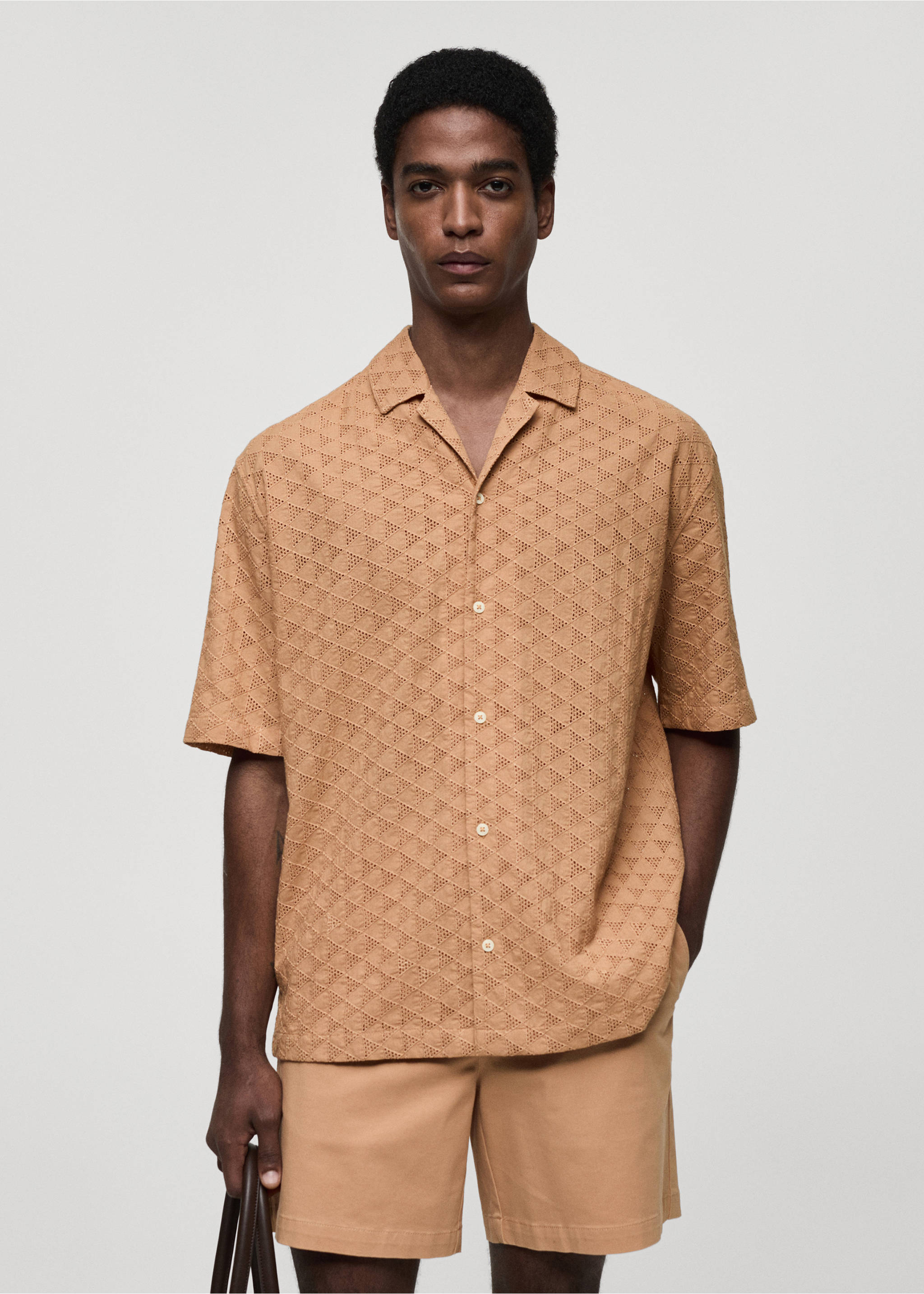 Besticktes Hemd aus 100 % Baumwolle - Mittlere Ansicht, Lachs. Ref: 77043674-00.