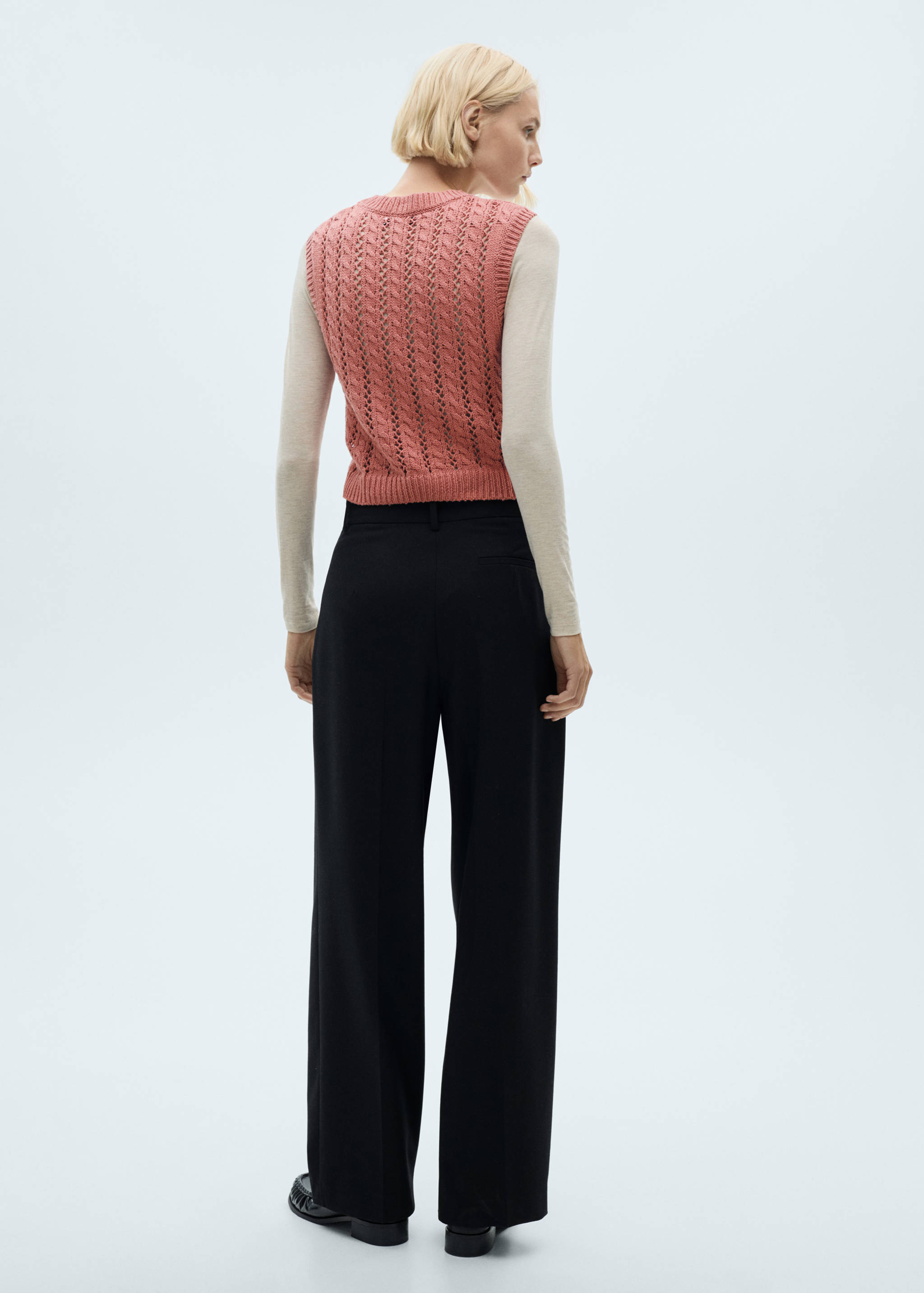 Colete de malha com pormenores rendados - Verso do artigo