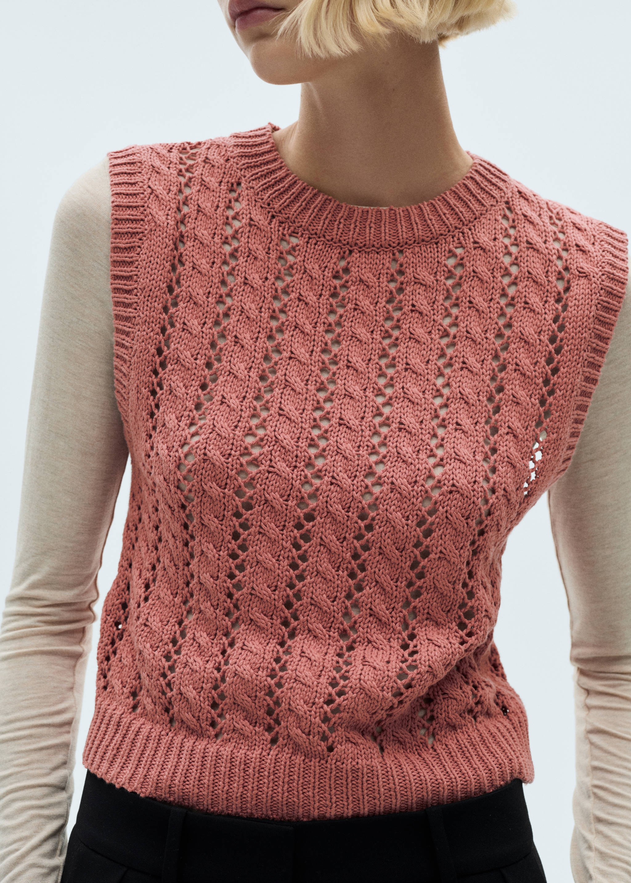 Colete de malha com pormenores rendados - Pormenor do artigo 6