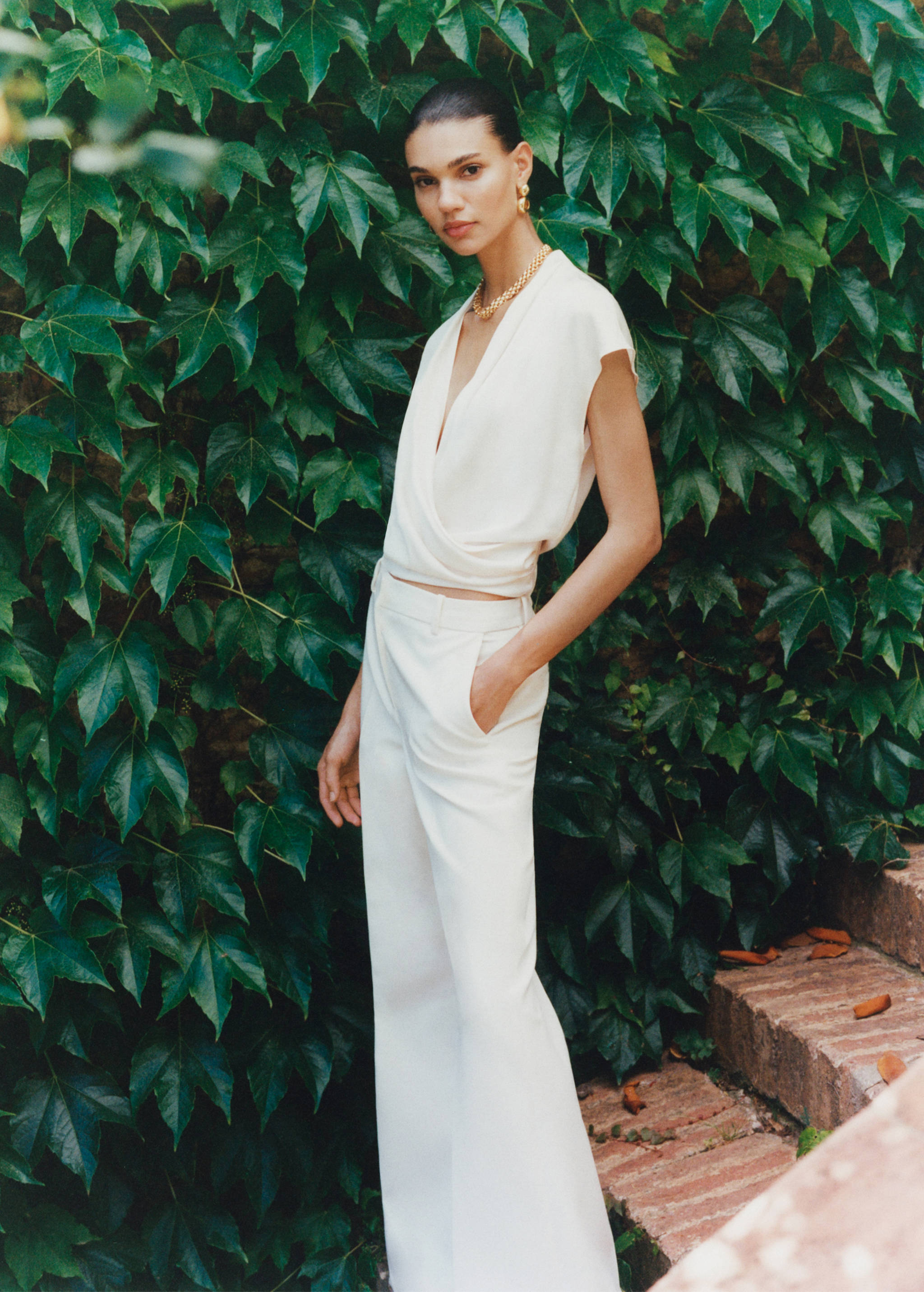 Sleeveless wrap blouse - Details of the article 7