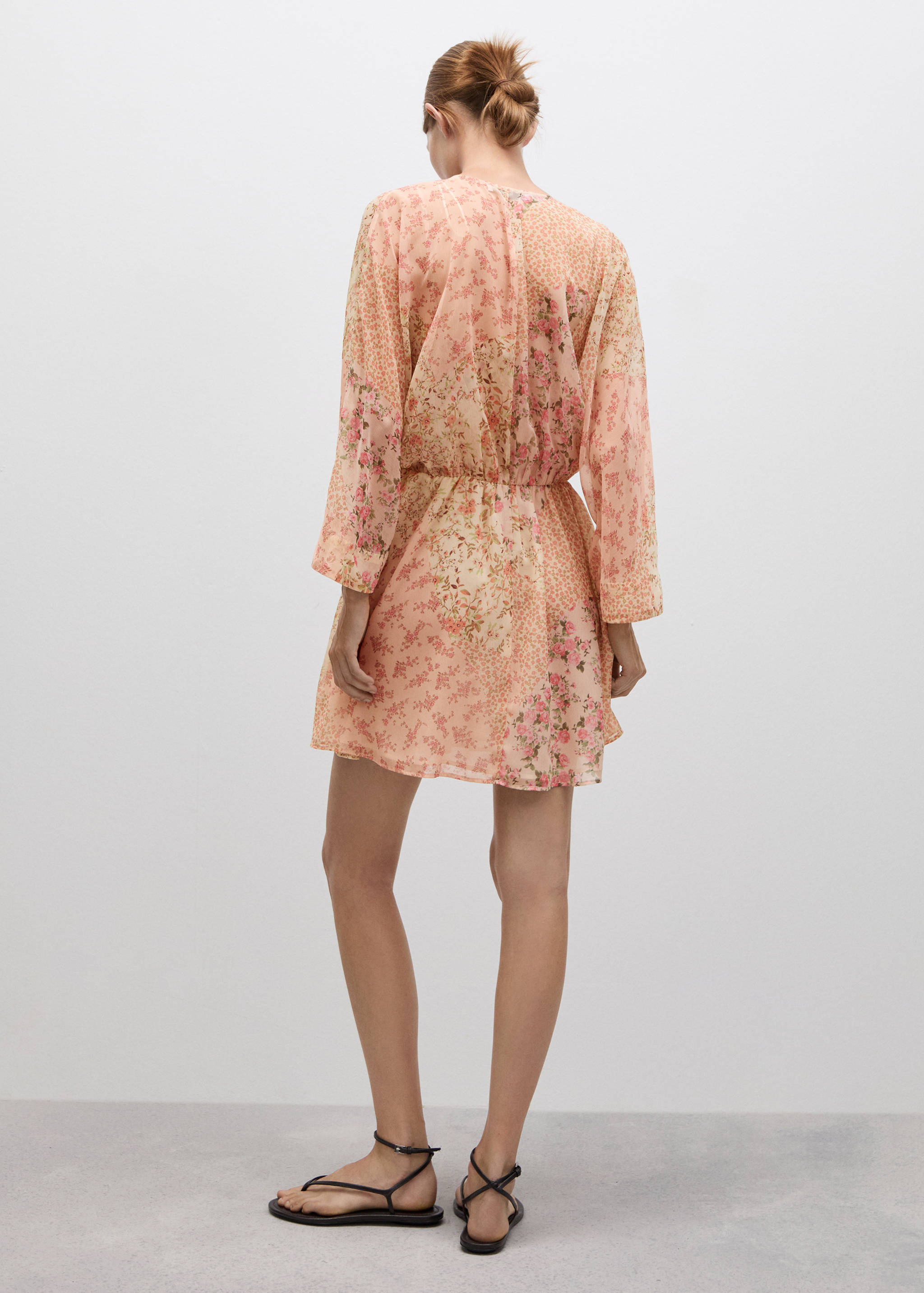 Kurzes Kleid mit Blumenprint - Rückseite des Artikels