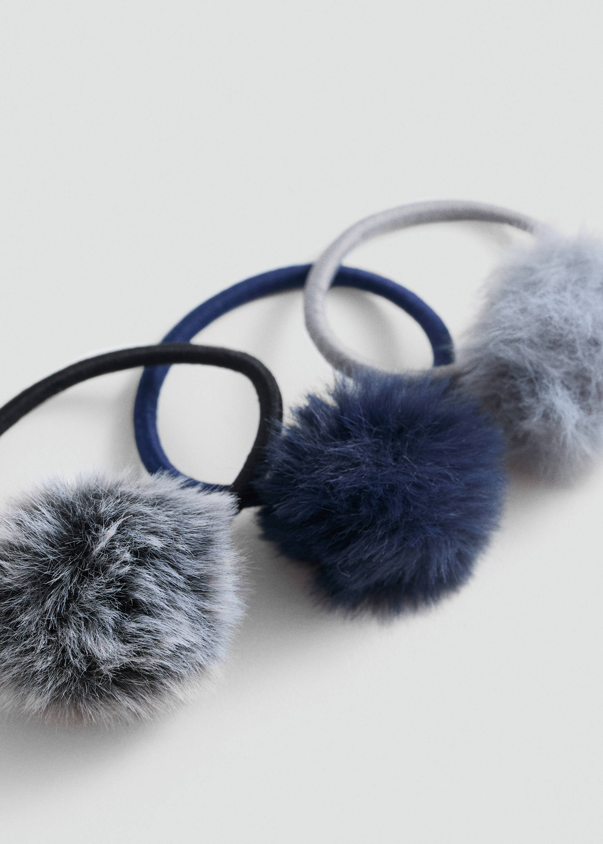 Pompom hair ties 3 pack - Medium plane