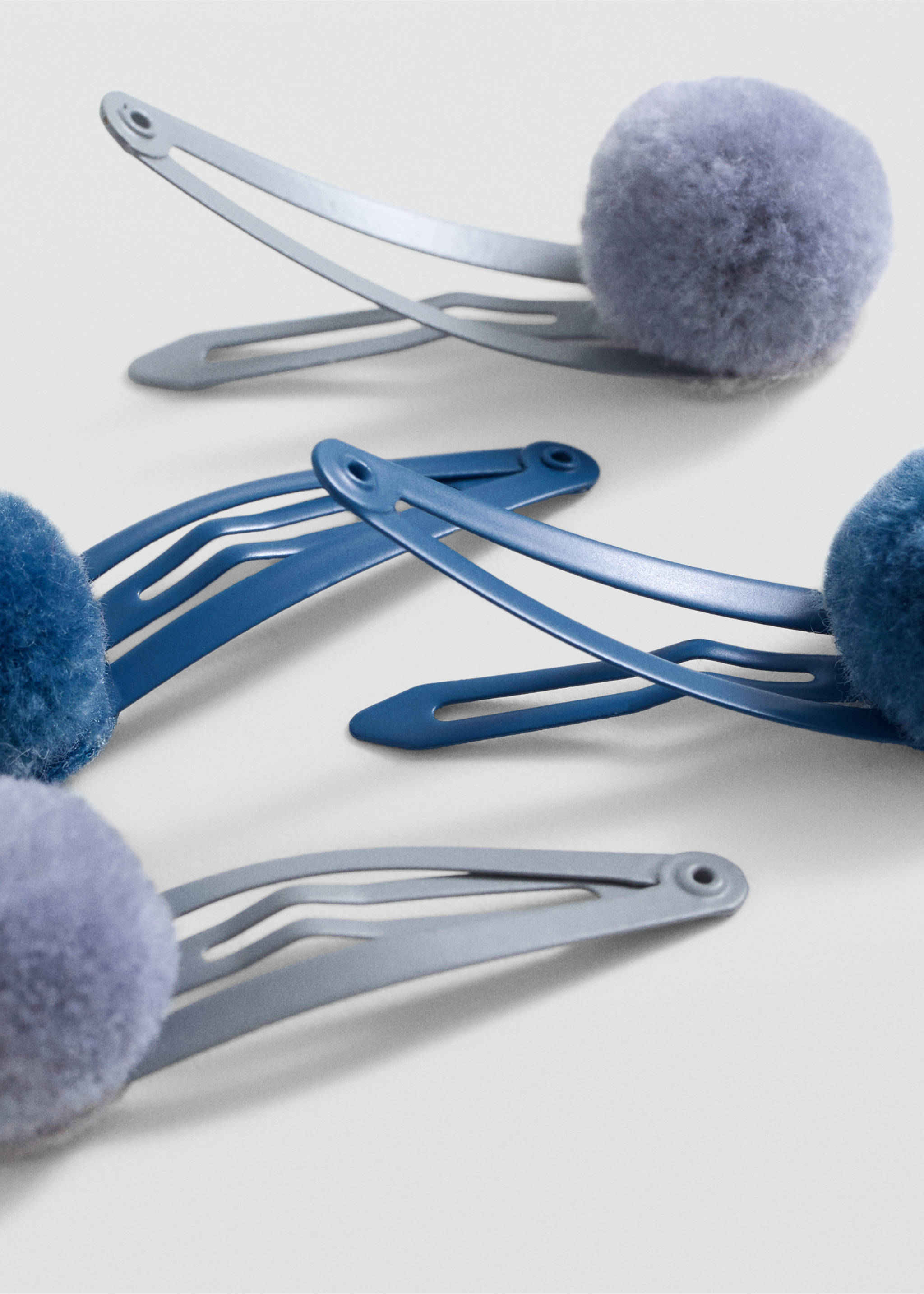 Hairclip 4 pack - Medium plane, Grey. Ref: 77044060-00.