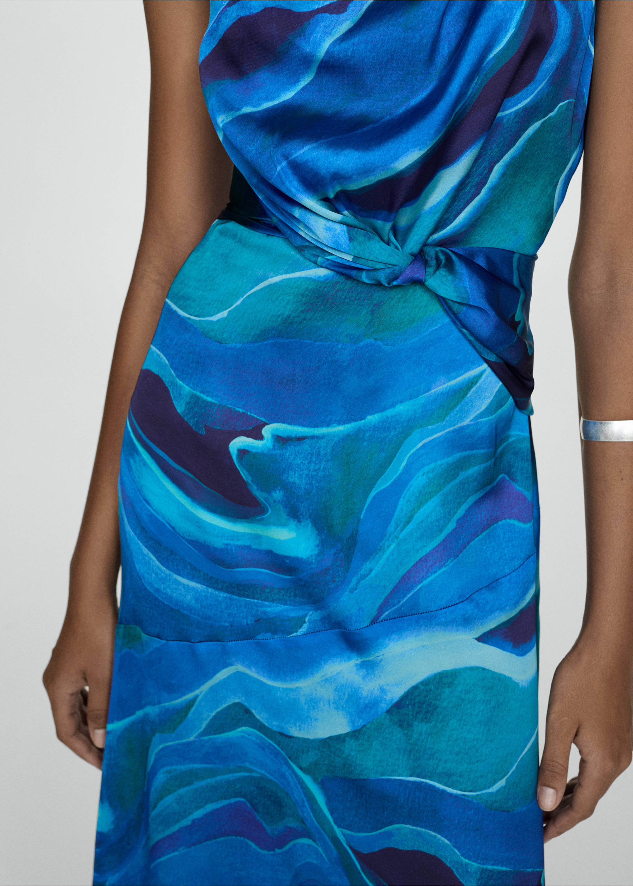 Satin printed dress with draped neck - Details of the article 3, Blue. Ref: 77044063-00.