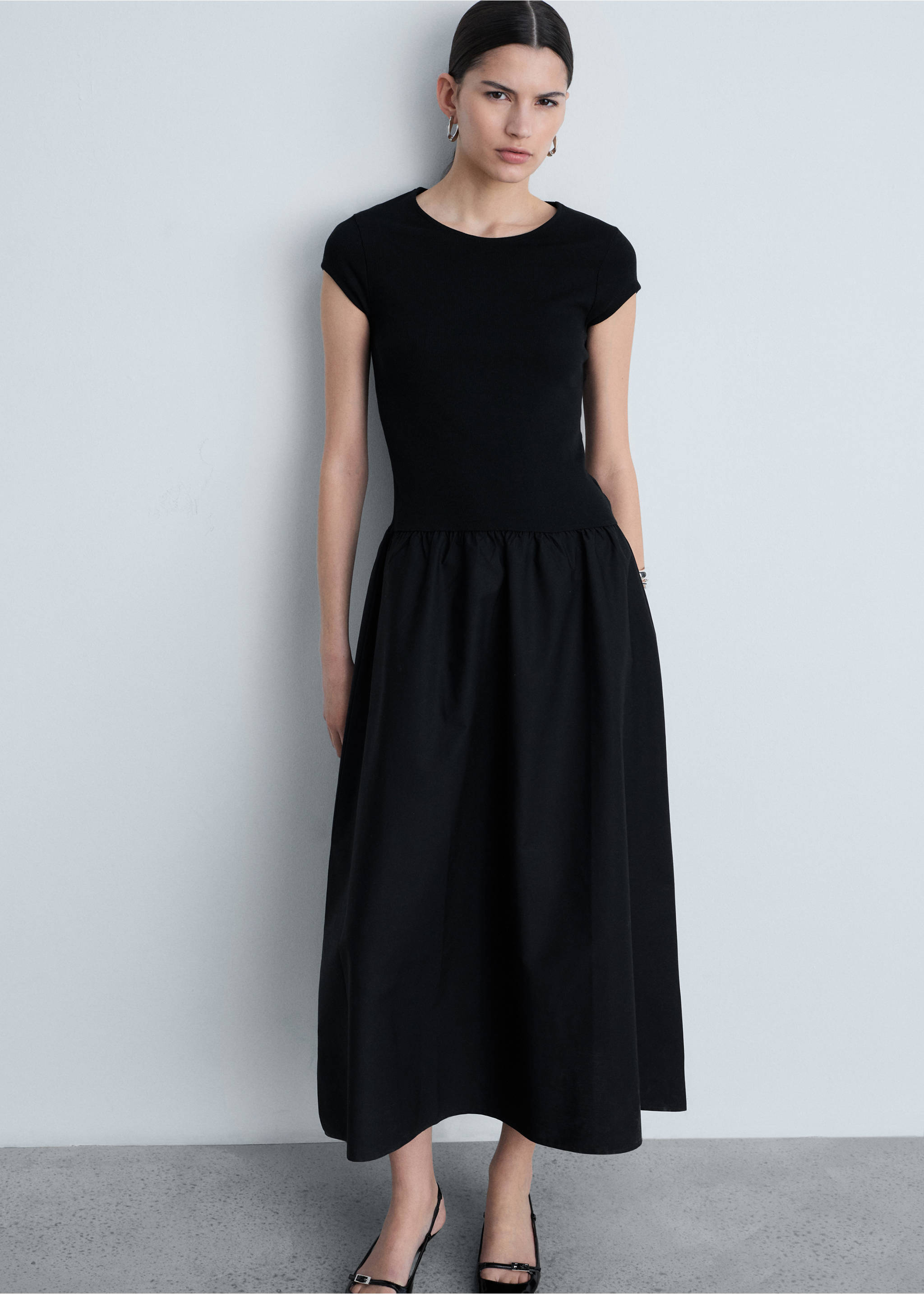 Vestido evasê de tecido combinado - Pormenor do artigo 2, Preto. Ref: 77044073-00.