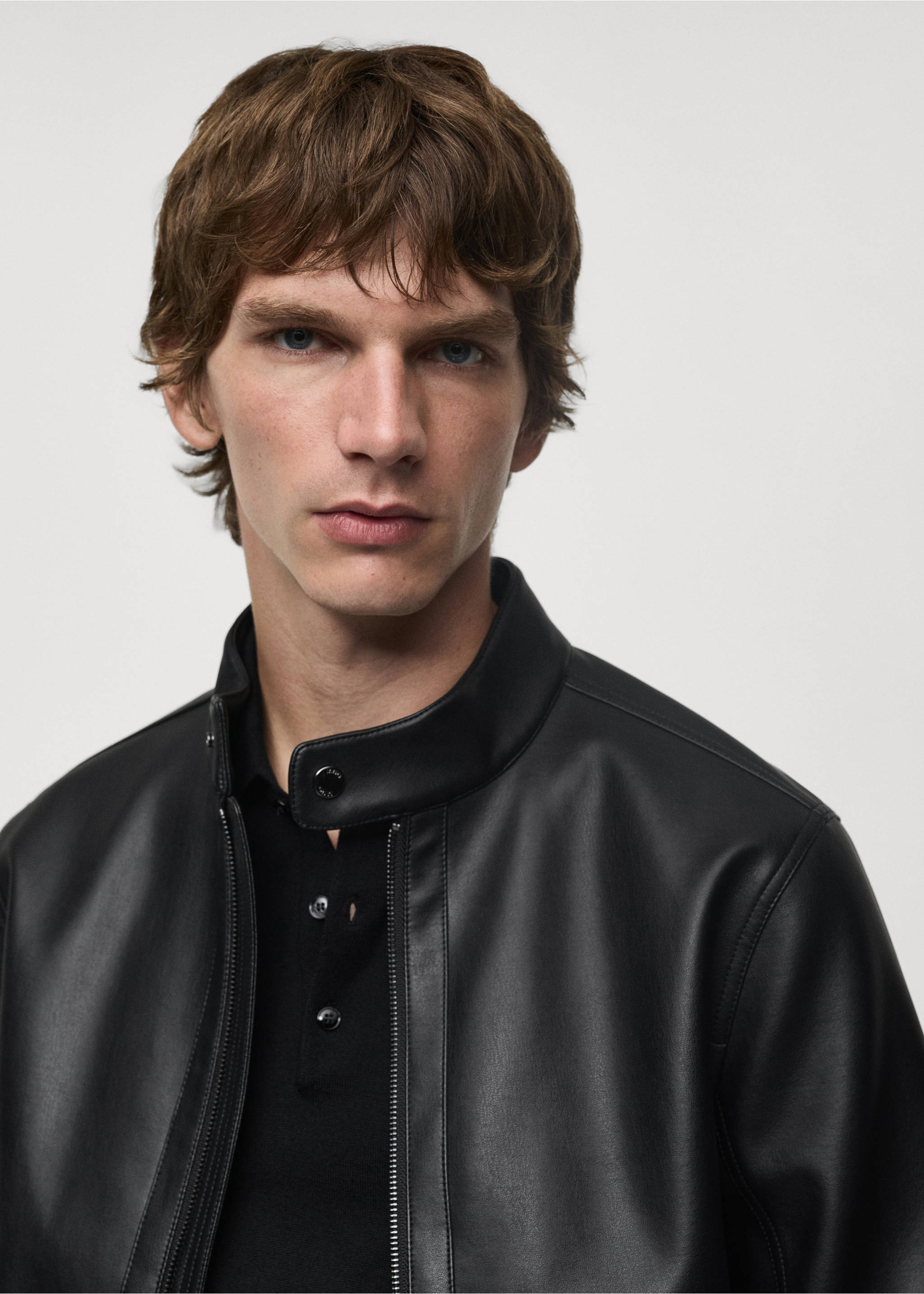Jacke mit Nappaleder-Effekt - Detail des Artikels 1, Schwarz. Ref: 77044432-00.