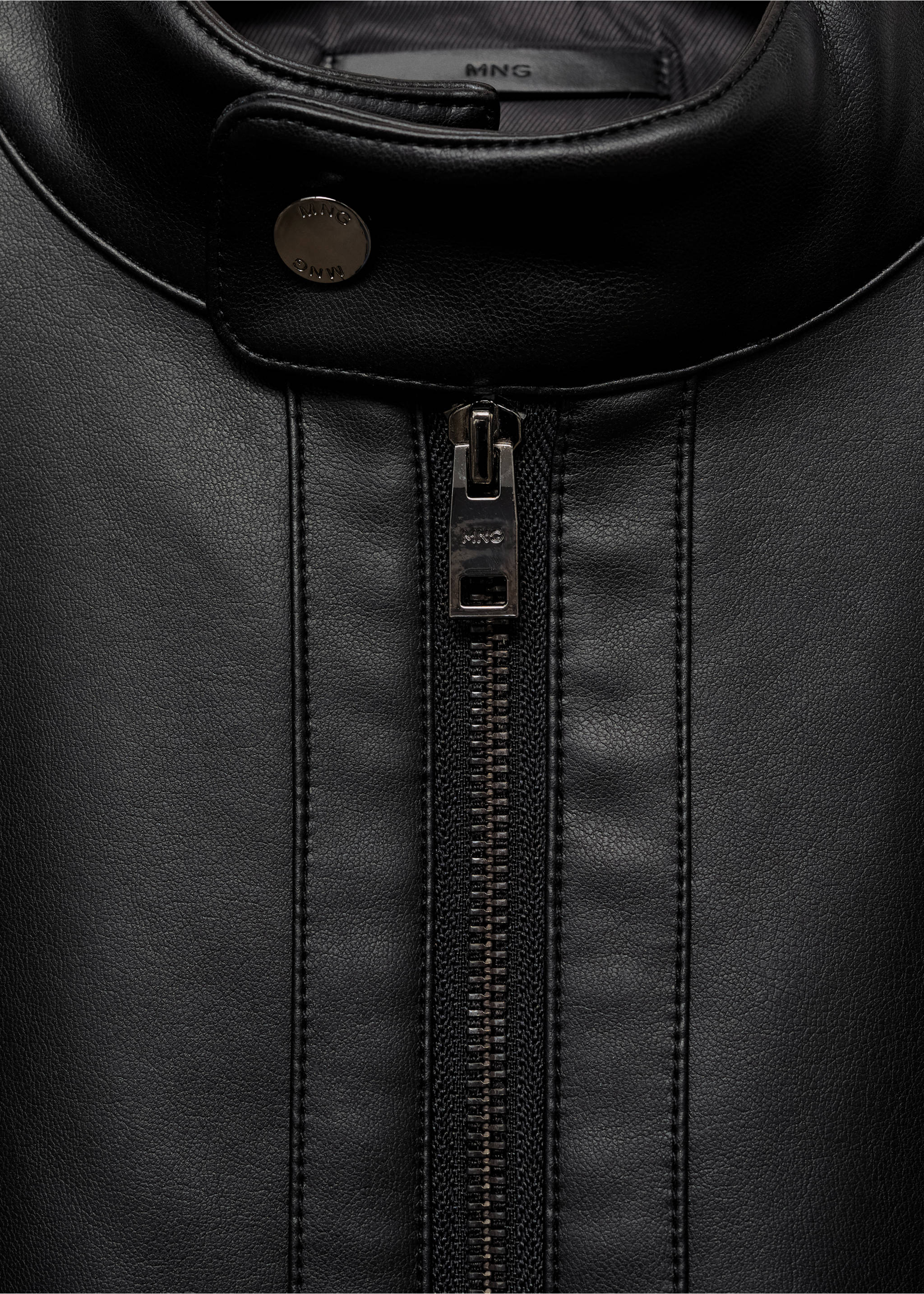 Jacke mit Nappaleder-Effekt - Detail des Artikels 8, Schwarz. Ref: 77044432-00.