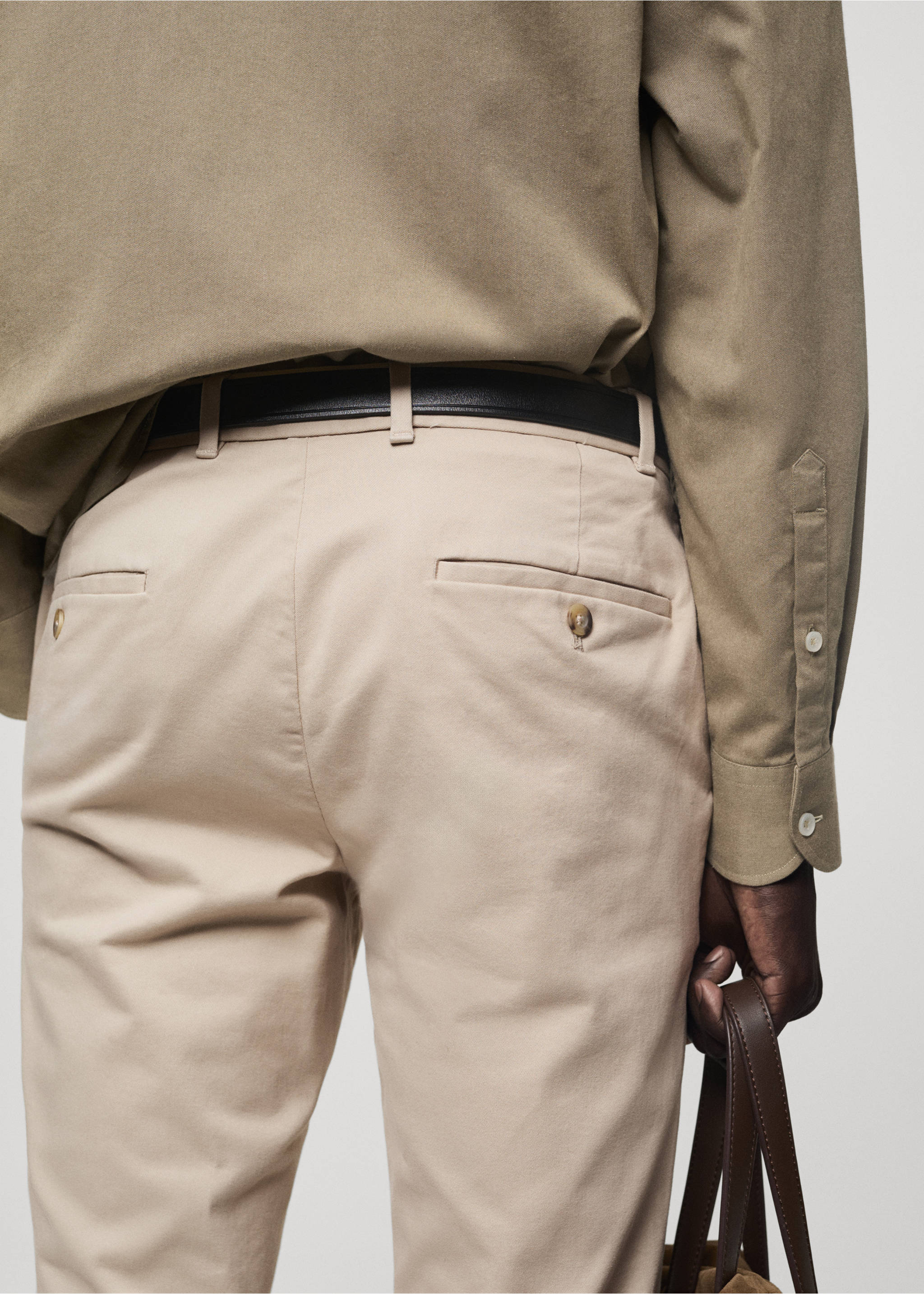 Slim fit serge chino - Detail van het artikel 6, Zand. Ref: 77044434-00.